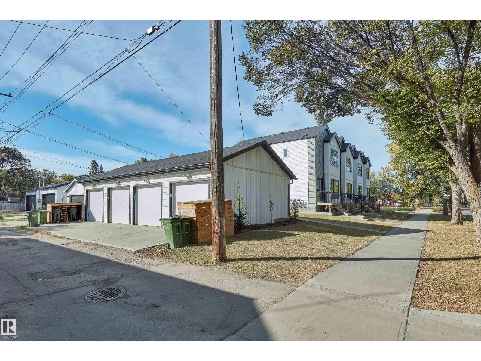 12311 121 AV NW