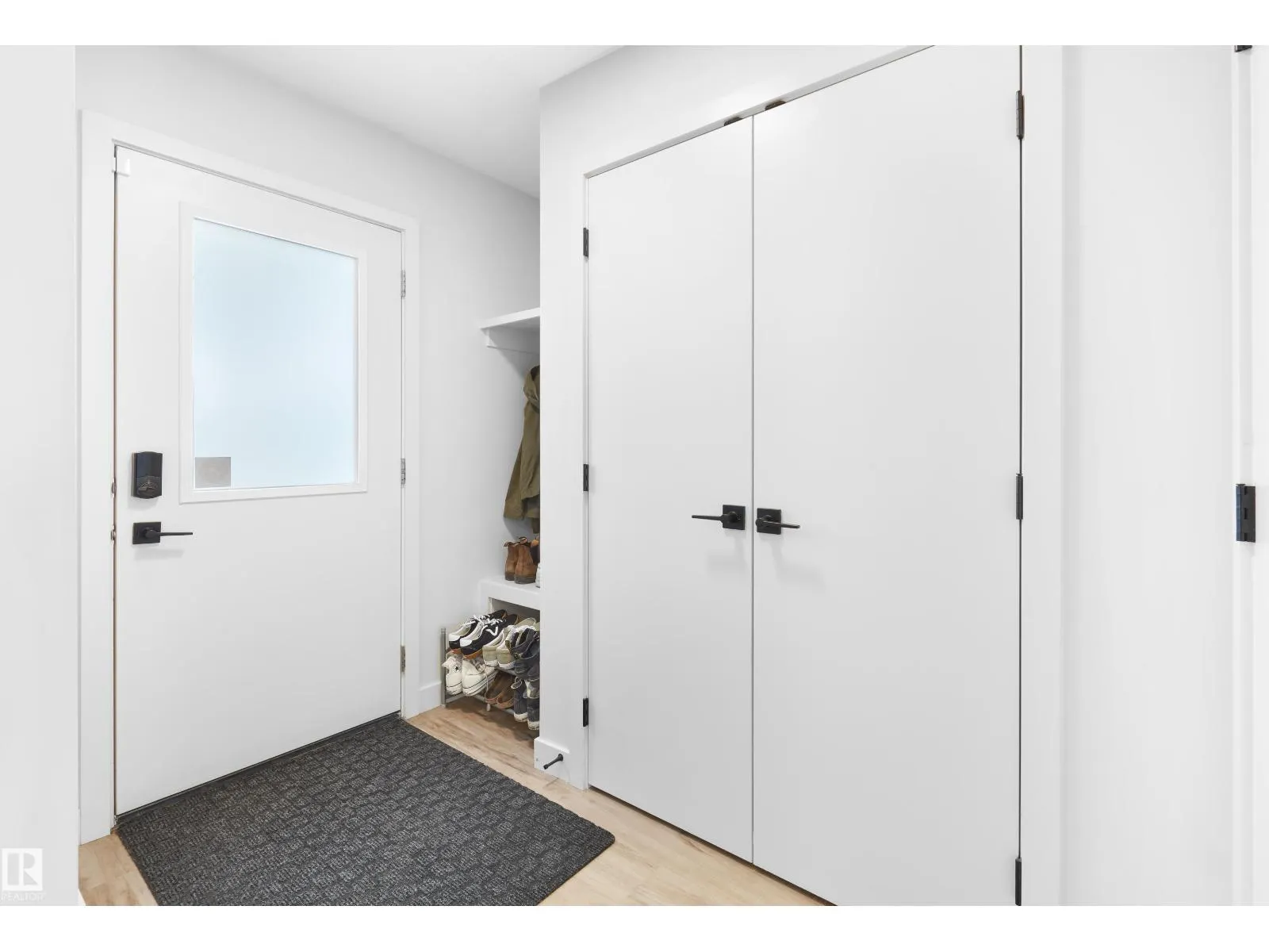 12311 121 AV NW