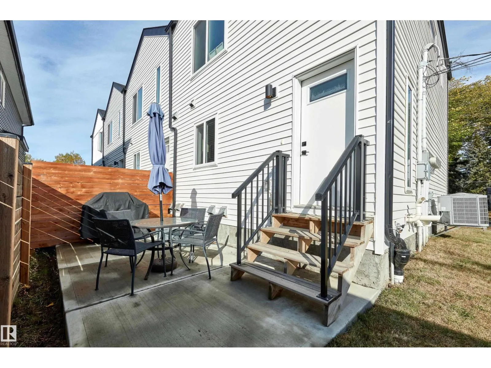 12311 121 AV NW