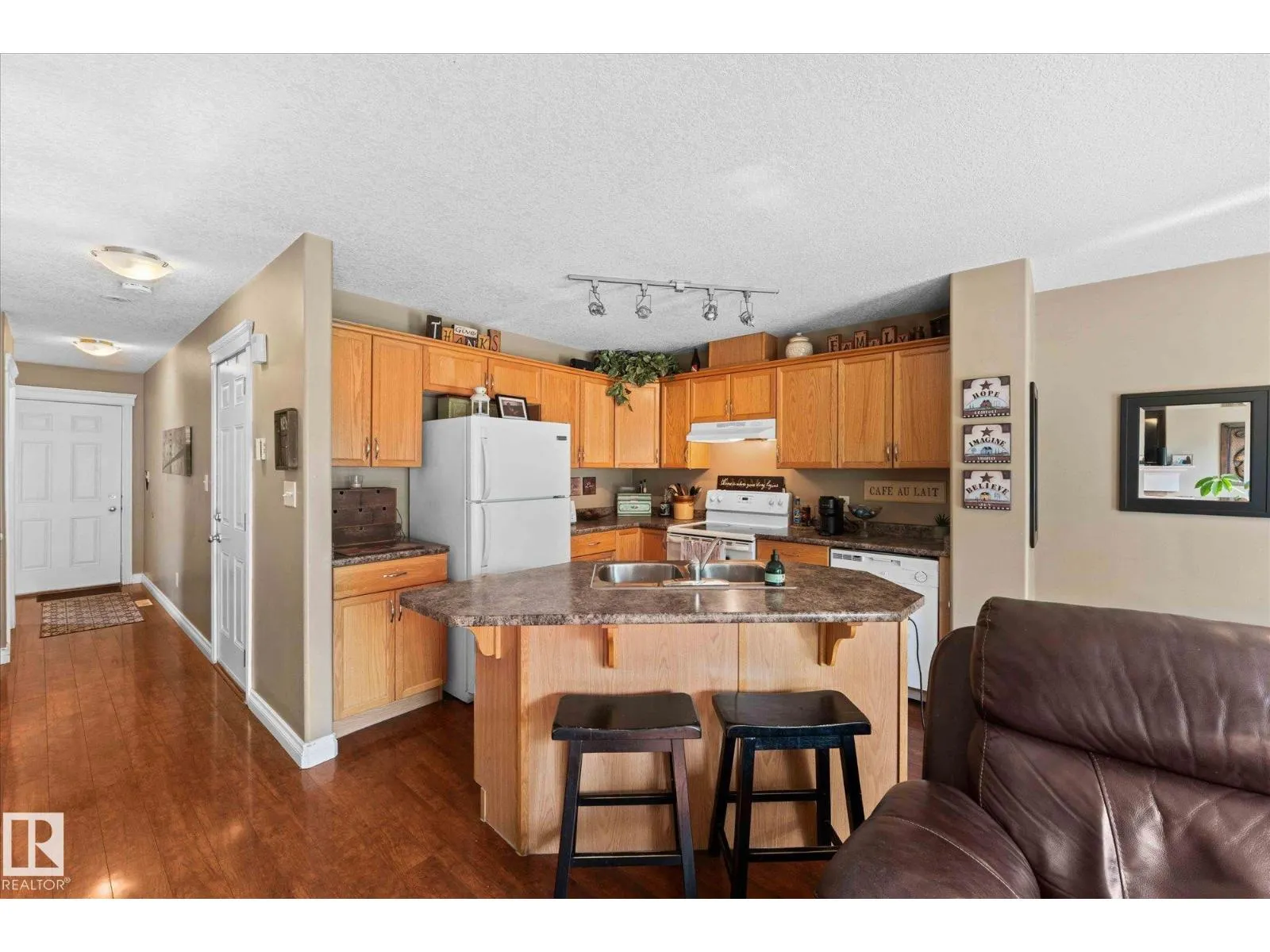 125 MERIDIAN LO