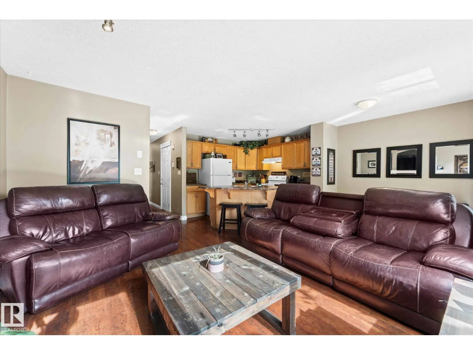 125 MERIDIAN LO