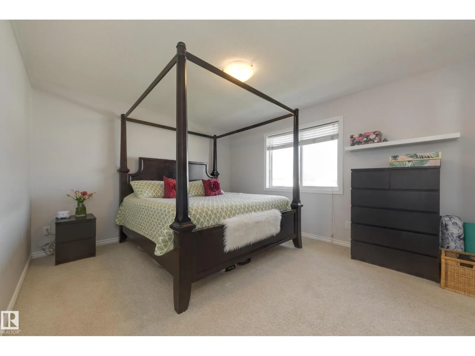 5816 168 AV NW
