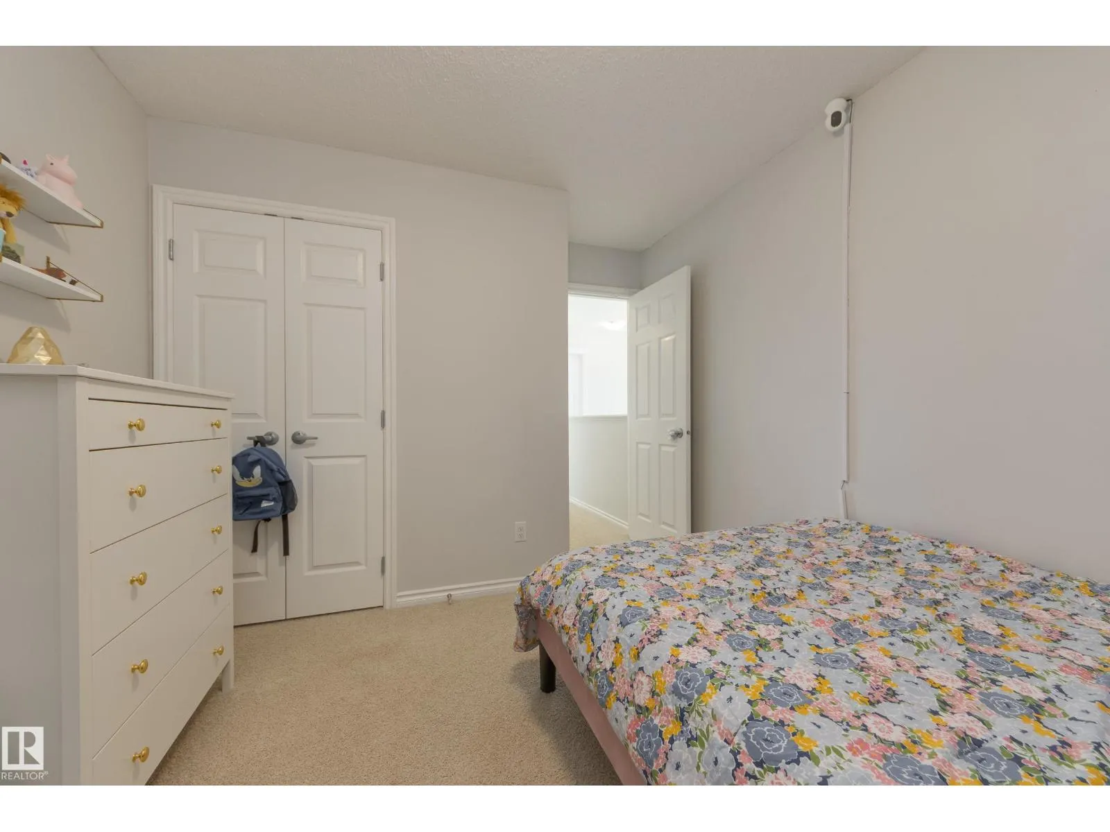 5816 168 AV NW