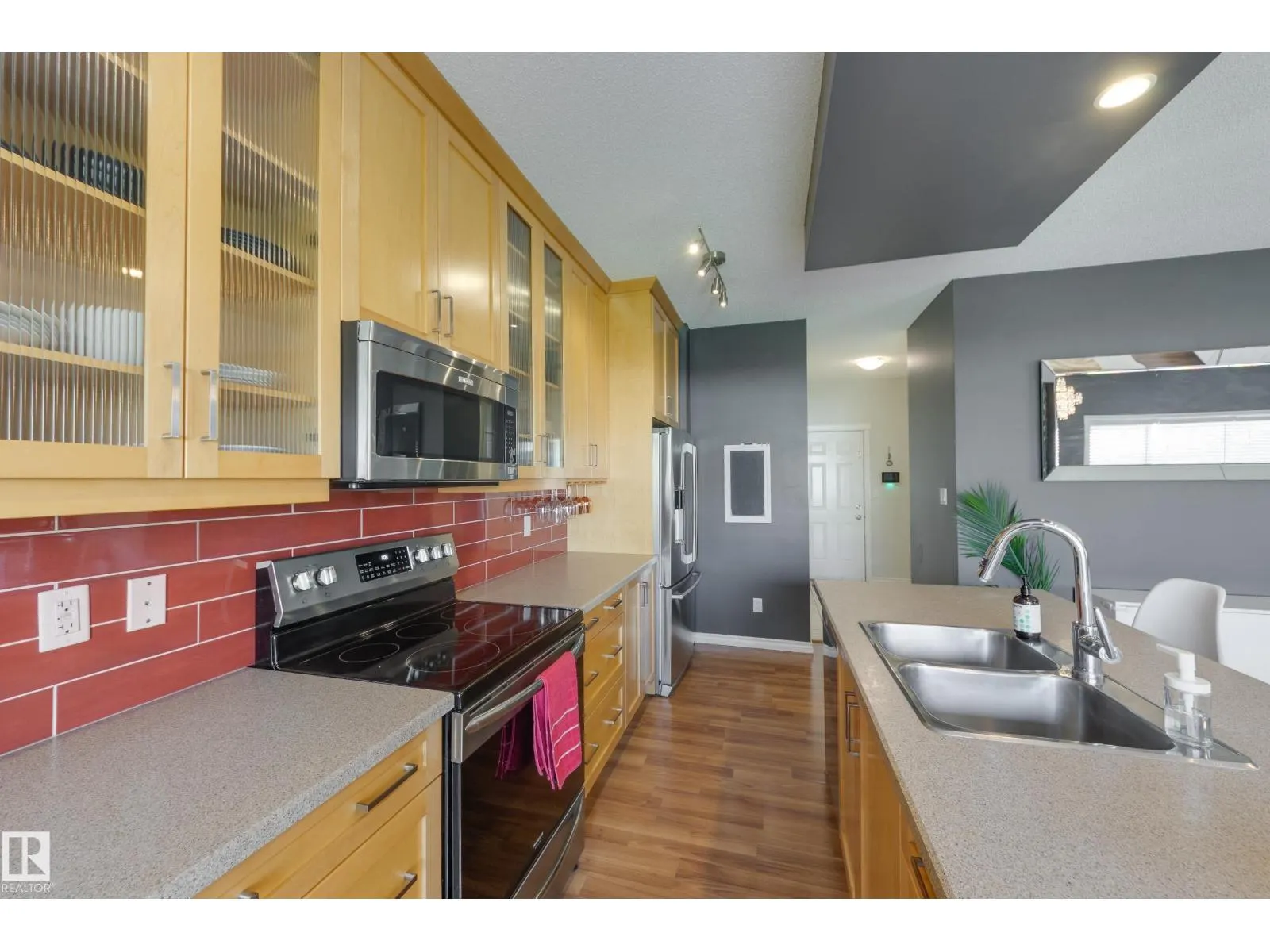 5816 168 AV NW
