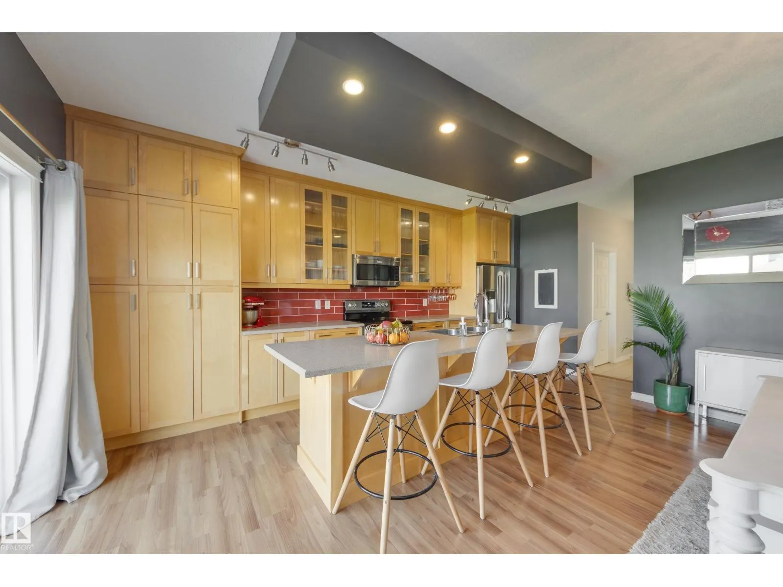 5816 168 AV NW