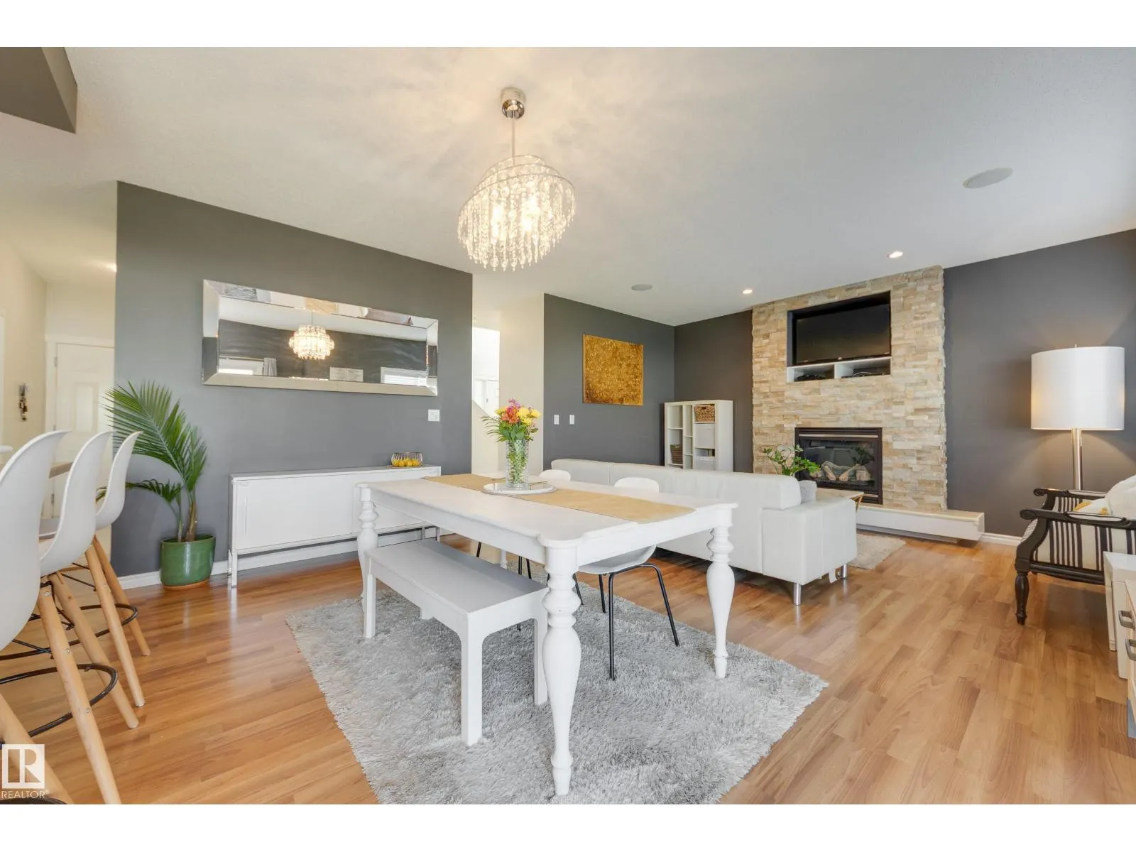 5816 168 AV NW