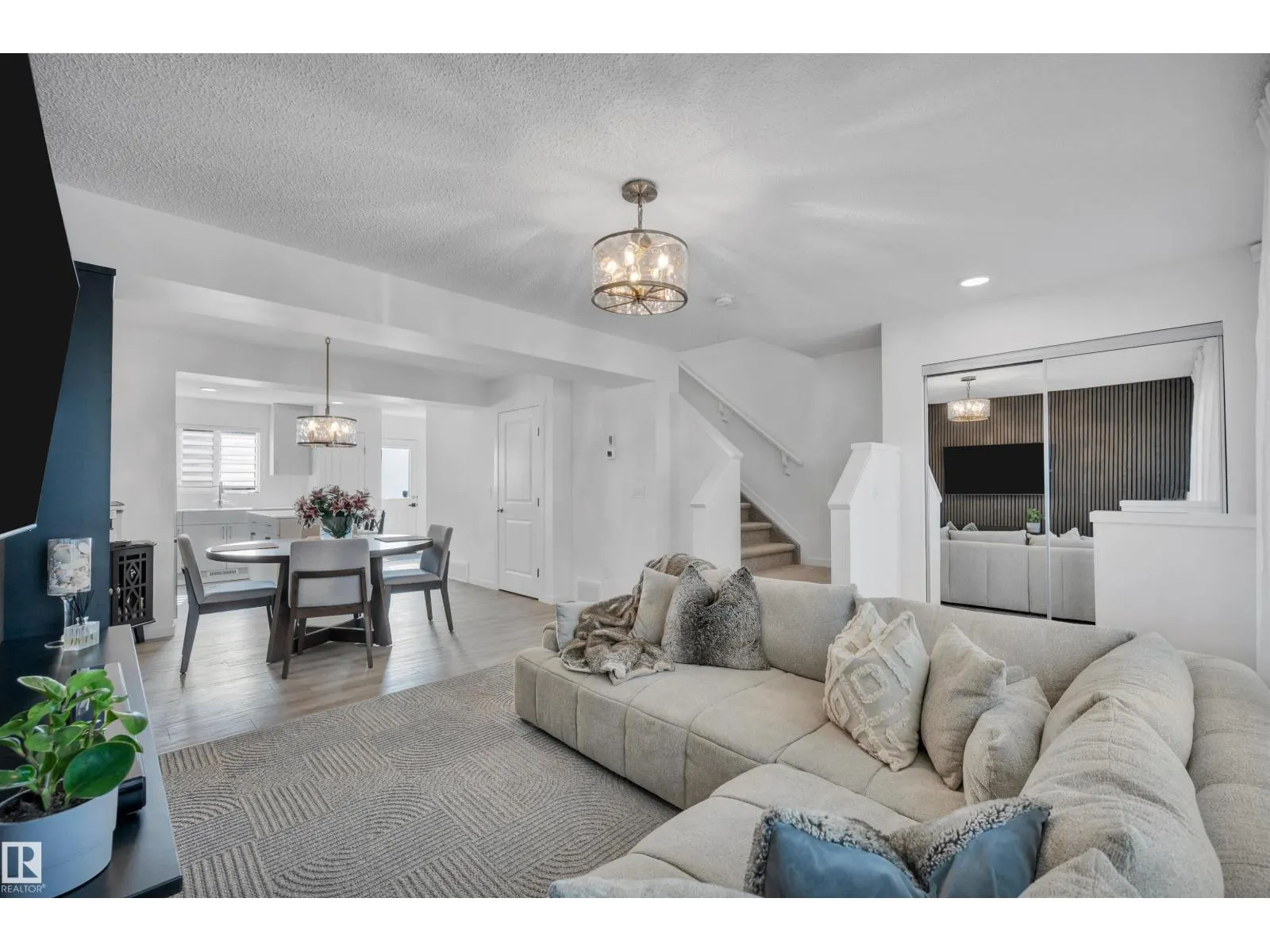 #19 525 SECORD BV NW