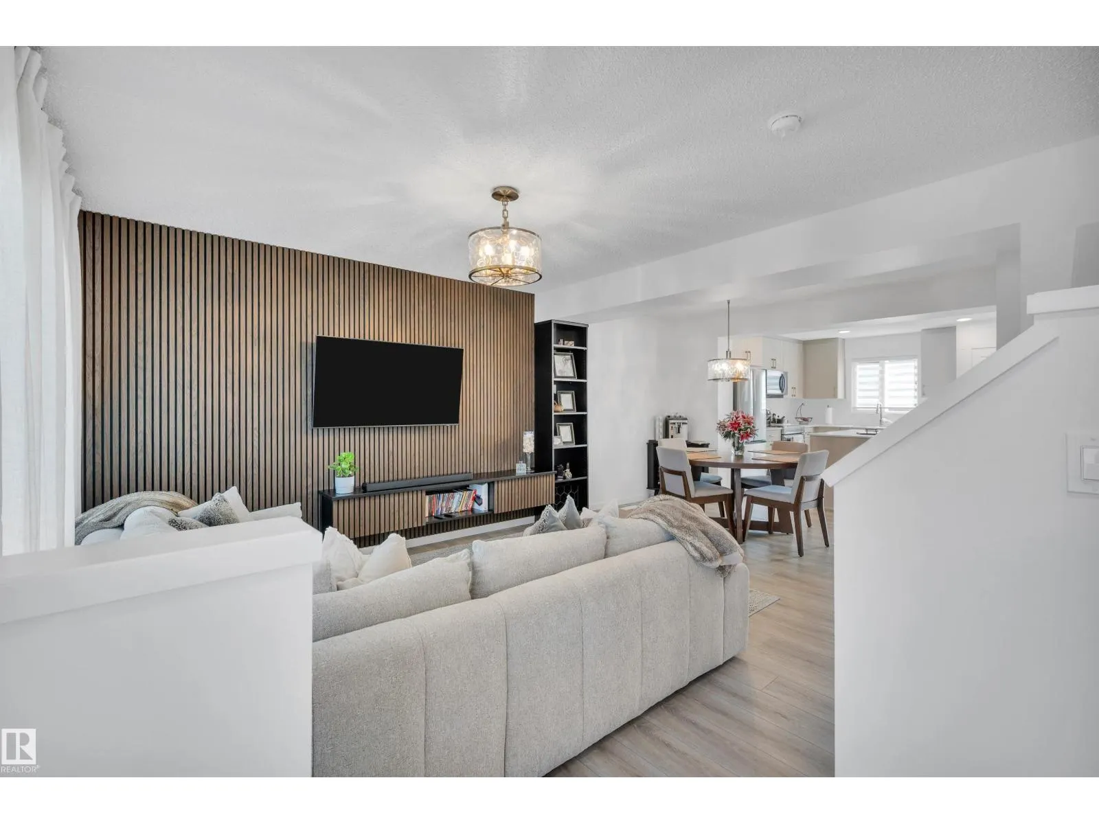 #19 525 SECORD BV NW