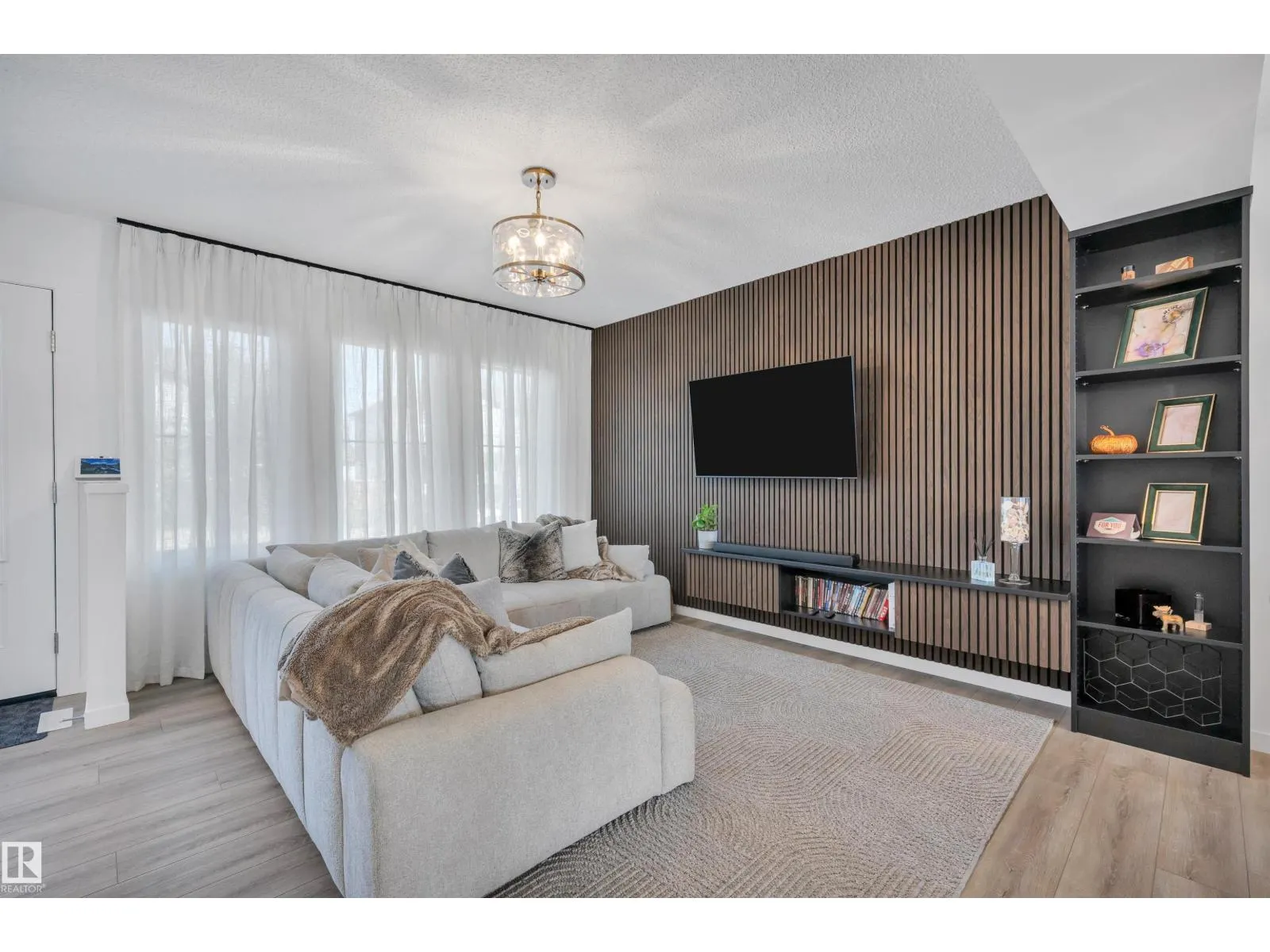 #19 525 SECORD BV NW