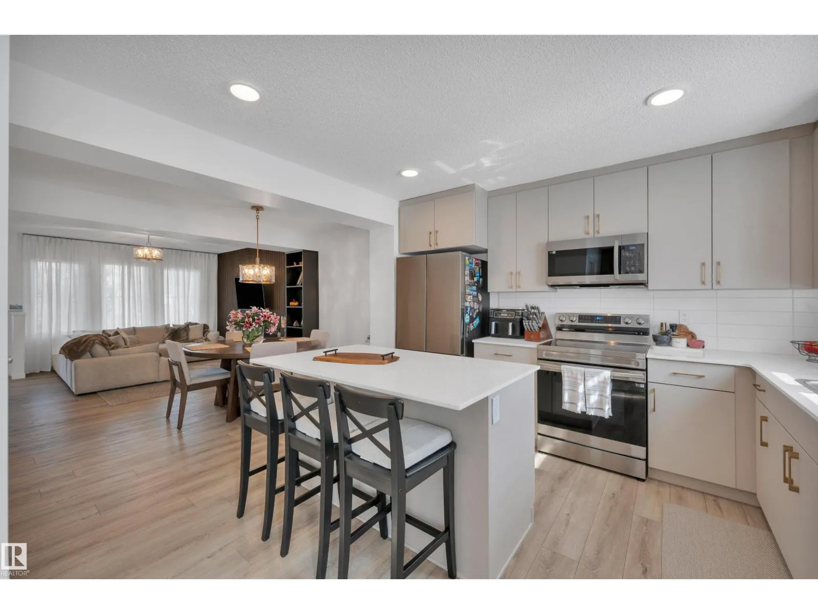 #19 525 SECORD BV NW