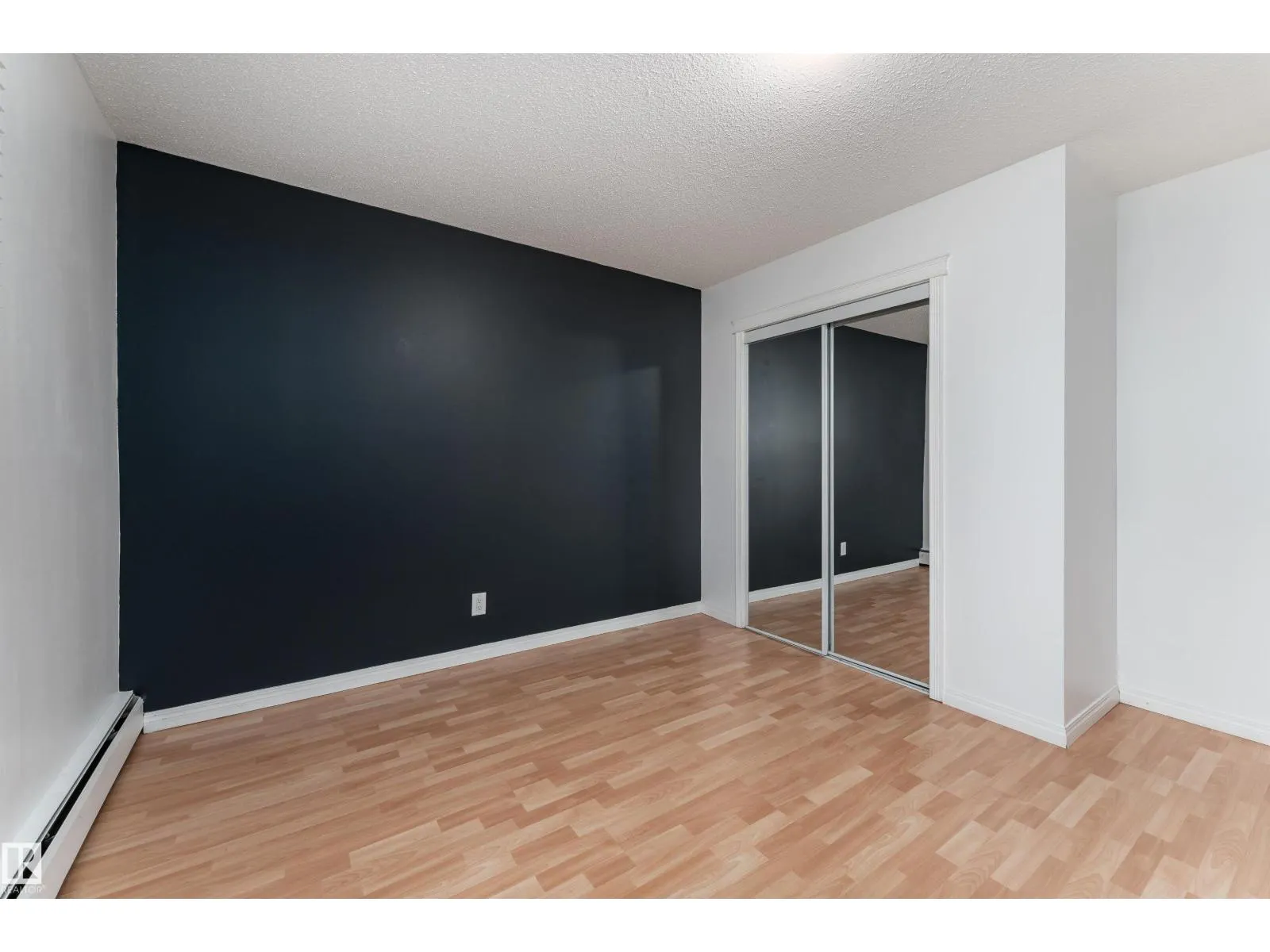 #101 9925 83 AV NW NW
