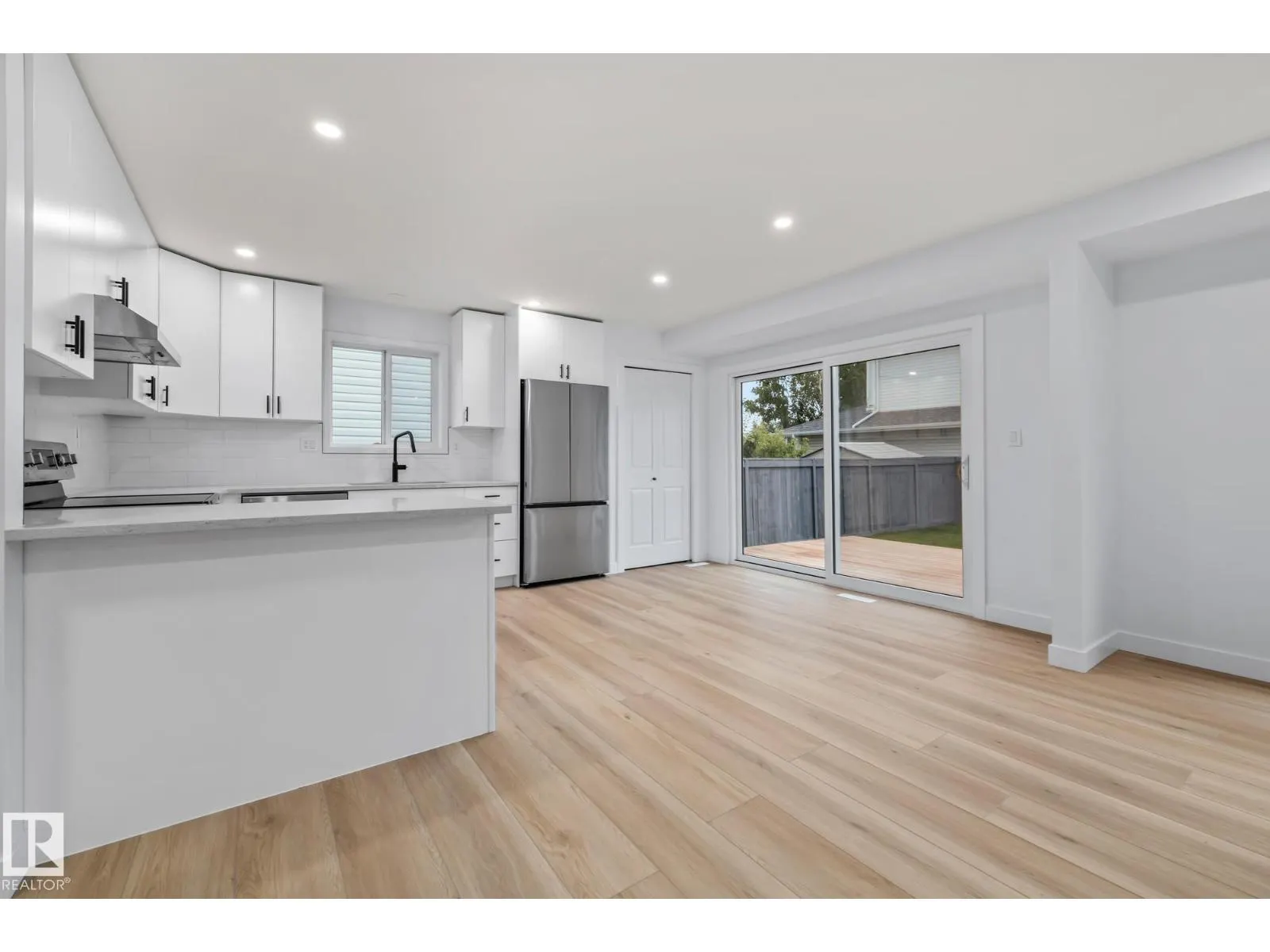 209 Bancroft CL NW