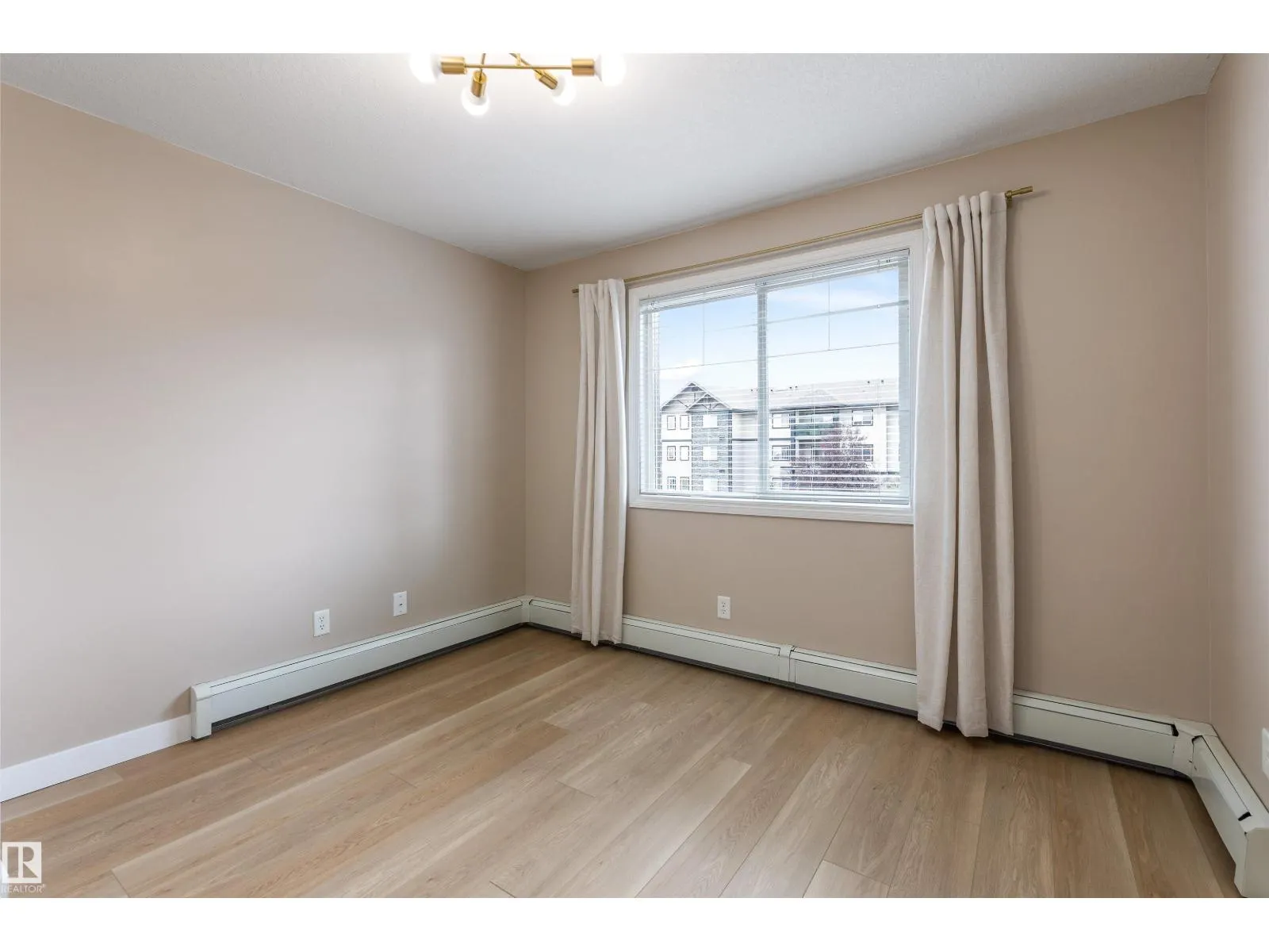 #305 1204 156 ST NW
