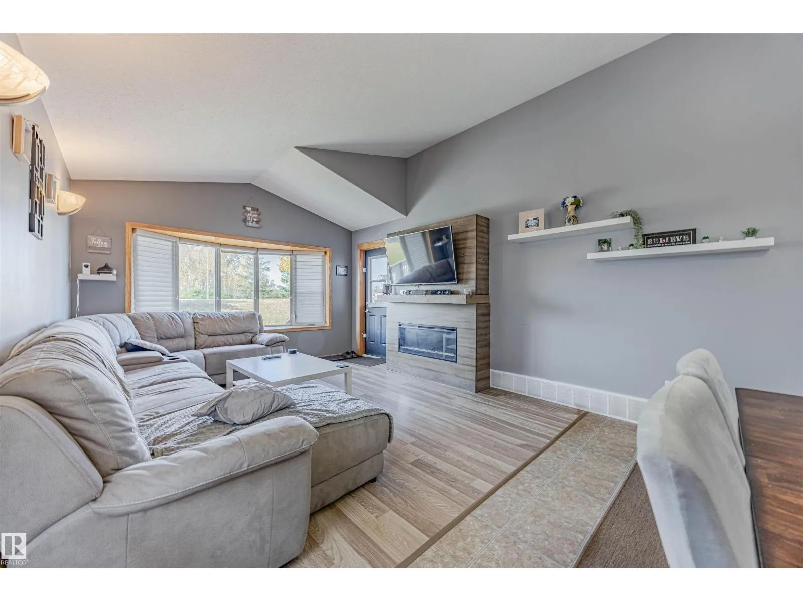 664 KANANASKIS DR