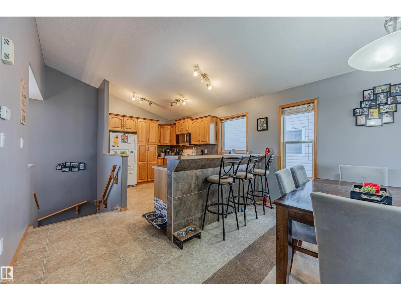 664 KANANASKIS DR