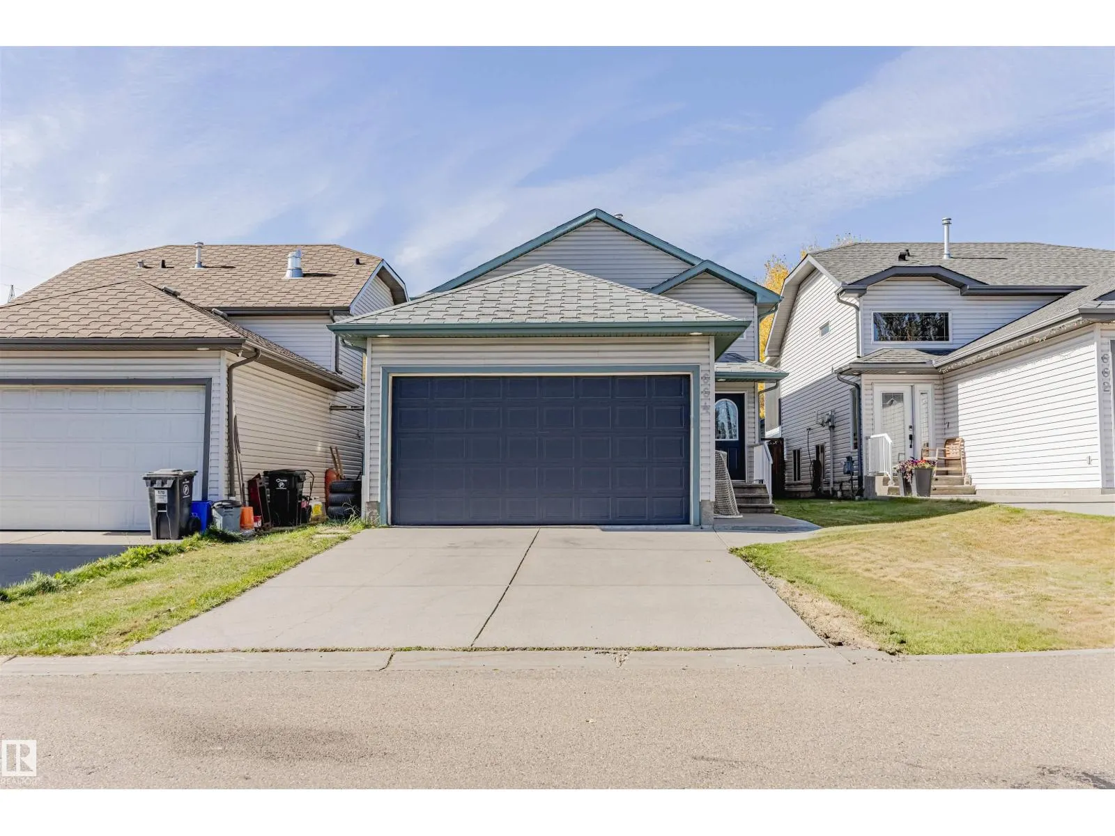 664 KANANASKIS DR