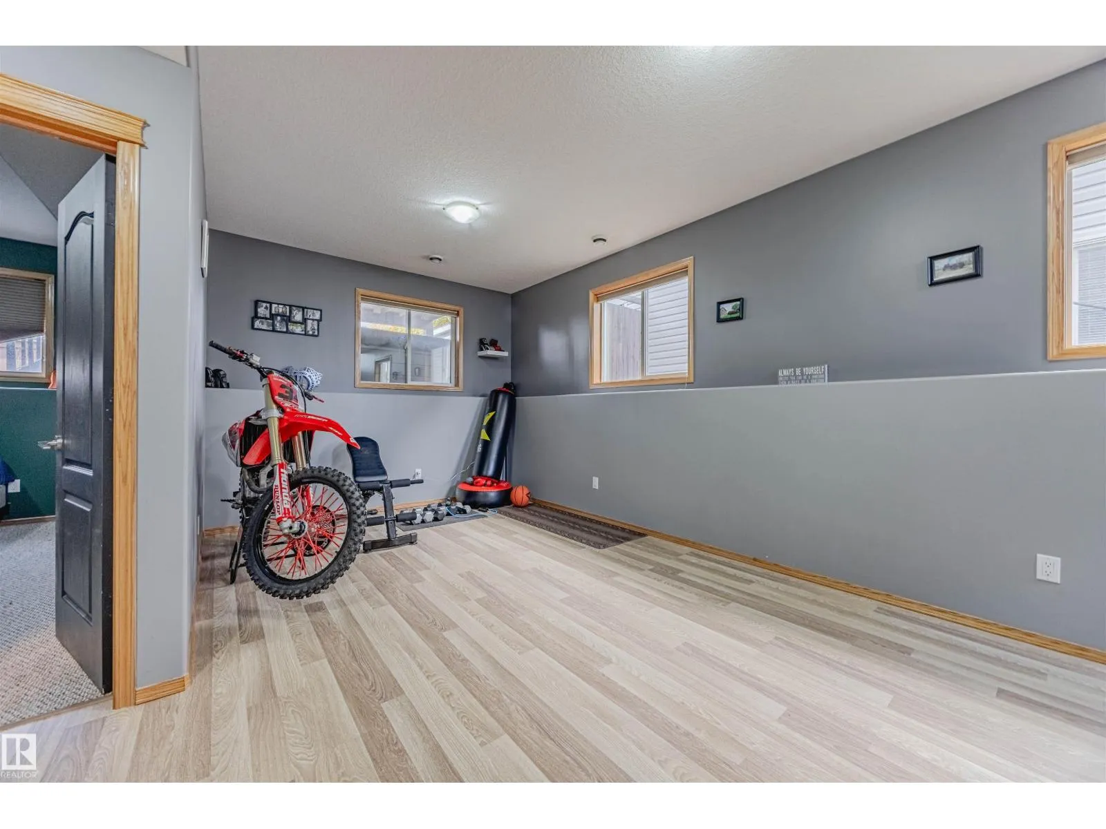 664 KANANASKIS DR