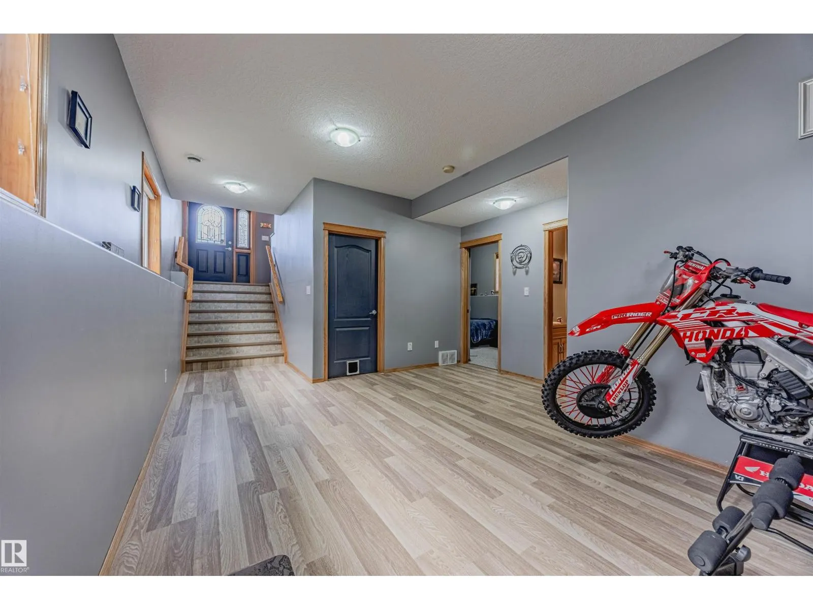 664 KANANASKIS DR