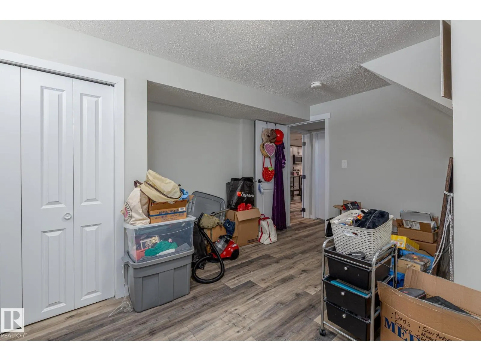 8504 121 AV NW