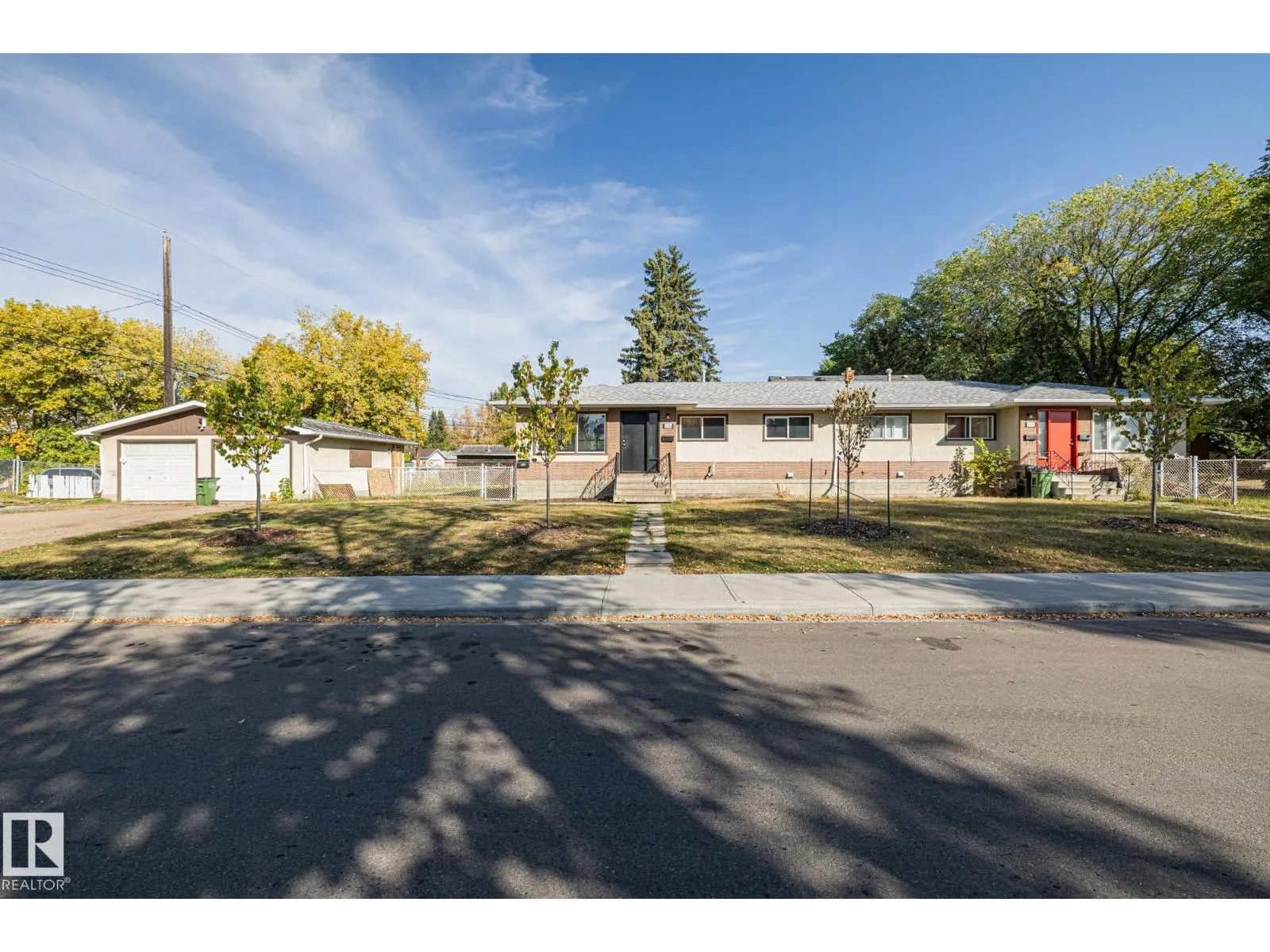 8504 121 AV NW