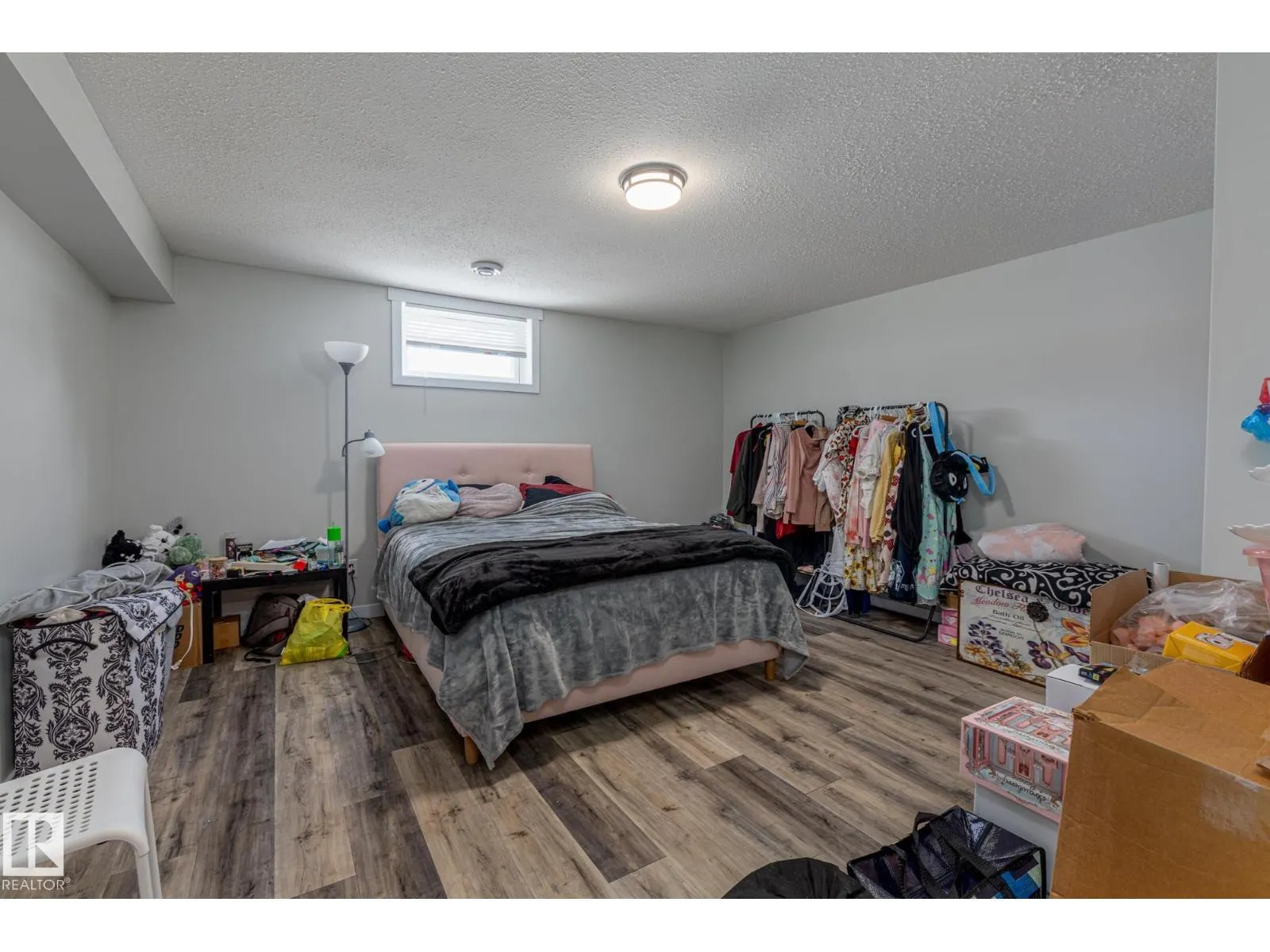 8504 121 AV NW
