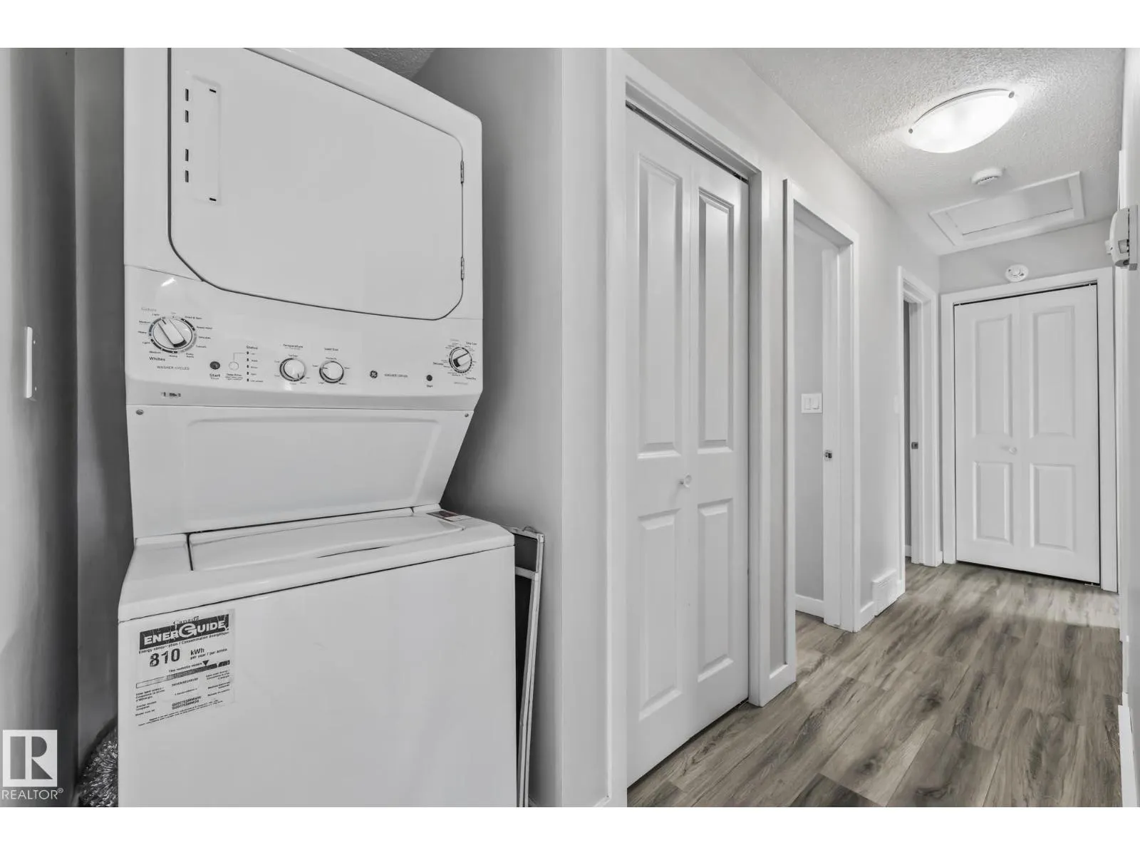 8504 121 AV NW