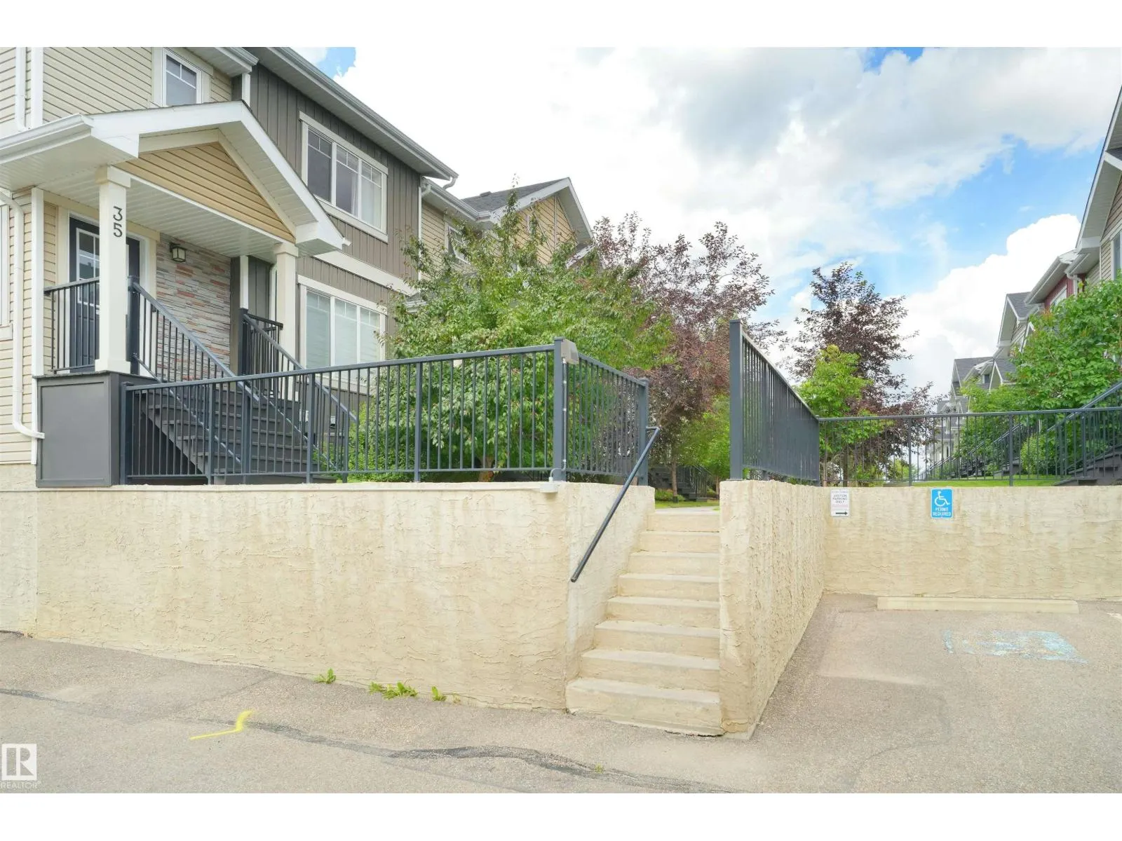 #33 9535 217 ST NW