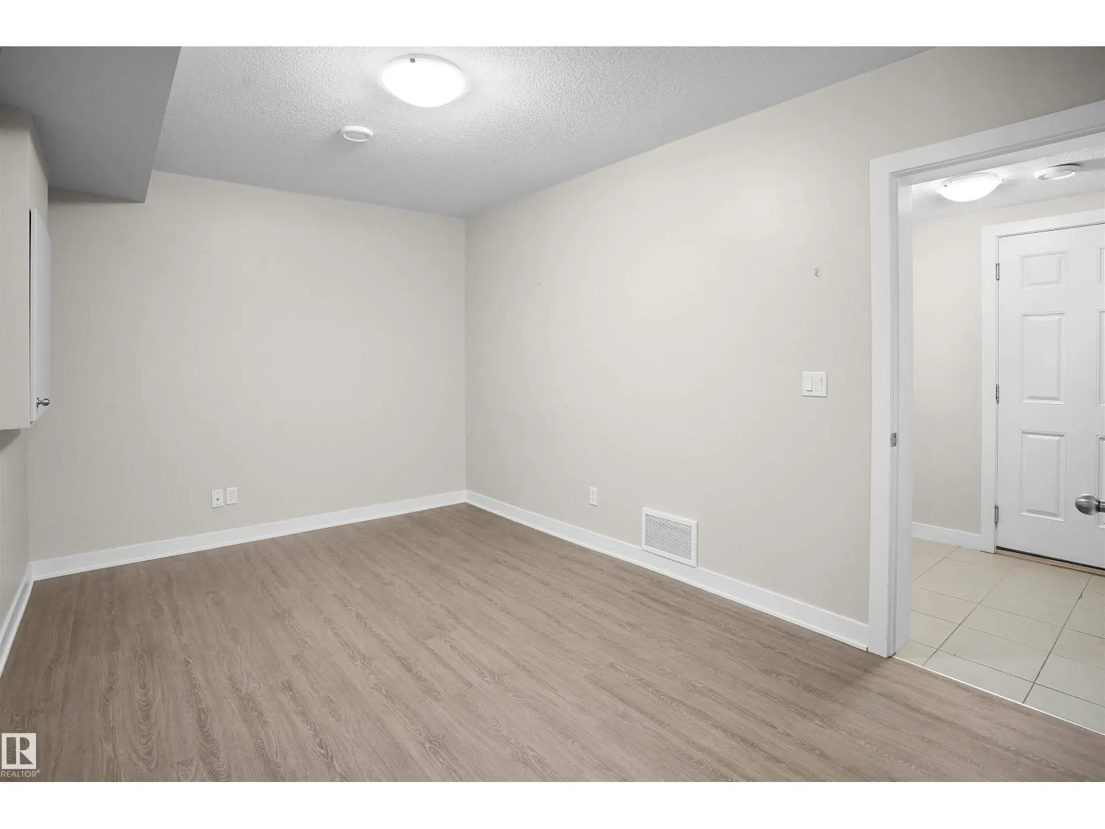 #33 9535 217 ST NW
