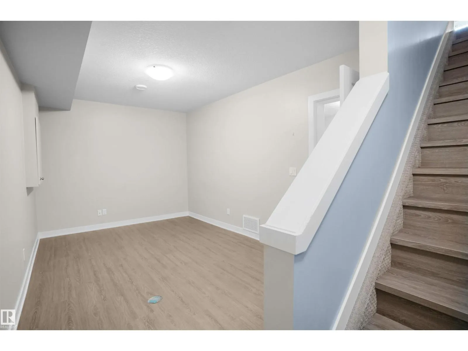 #33 9535 217 ST NW