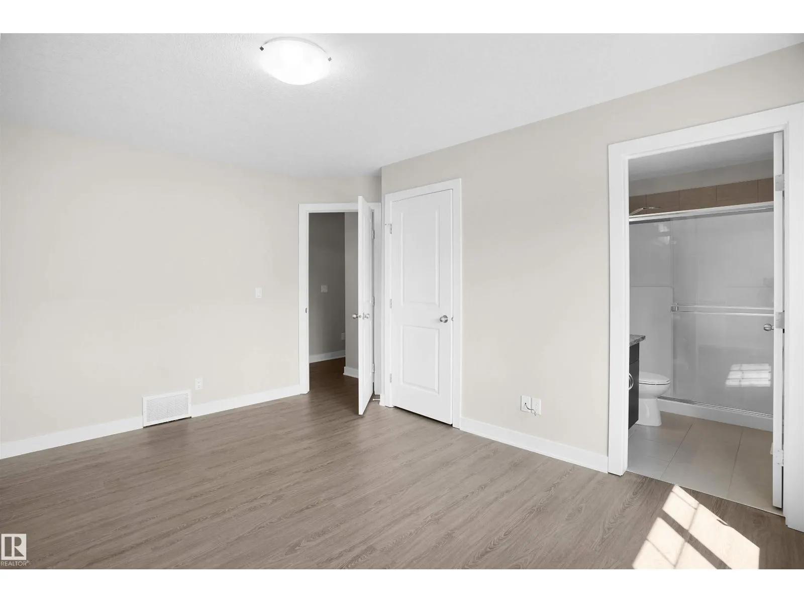 #33 9535 217 ST NW