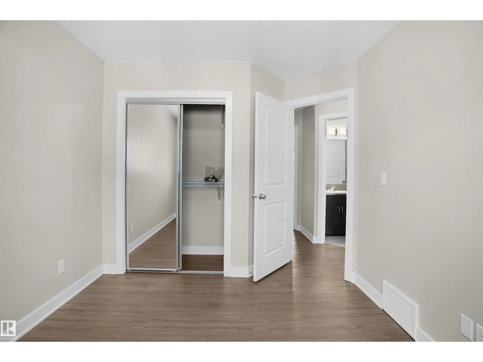 #33 9535 217 ST NW