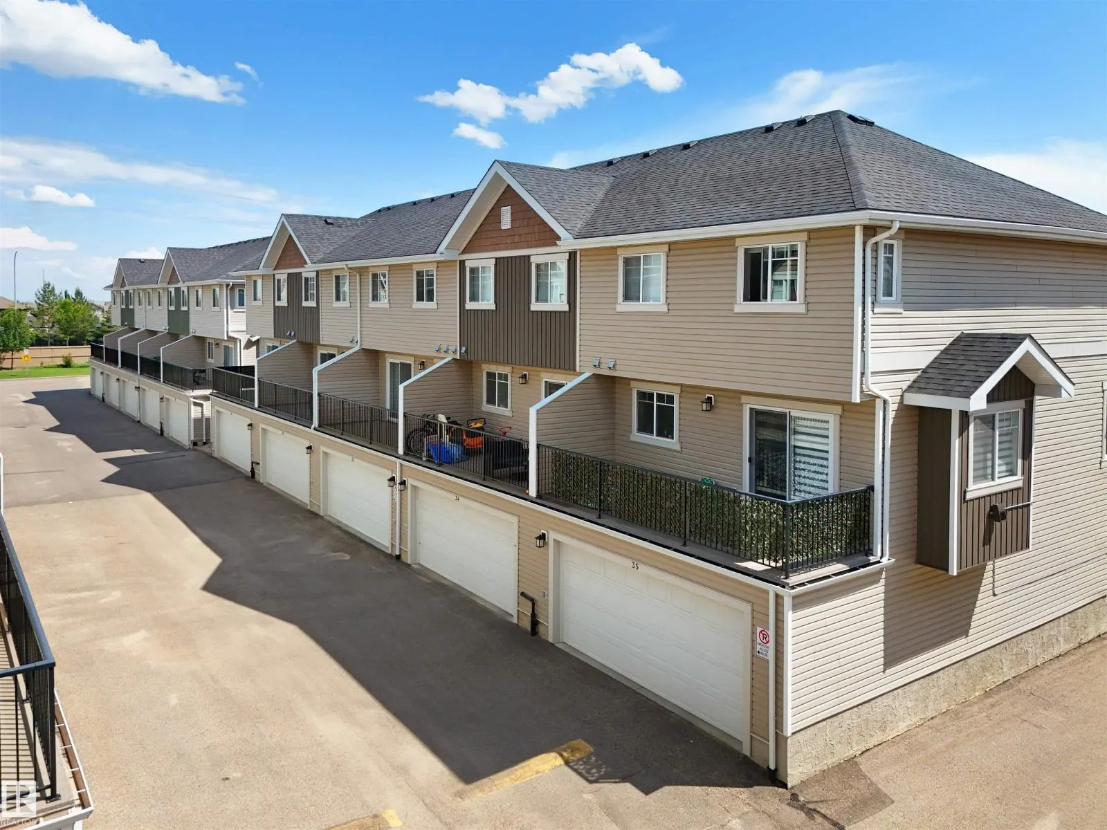 #33 9535 217 ST NW
