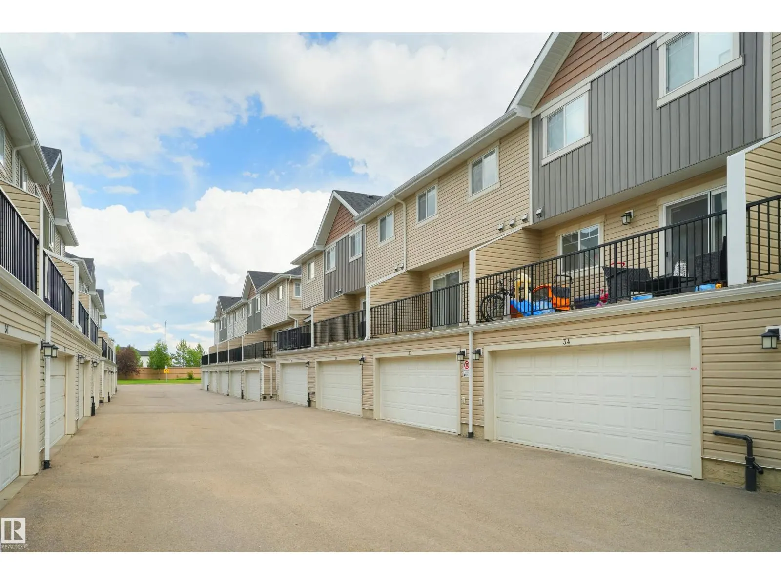 #33 9535 217 ST NW