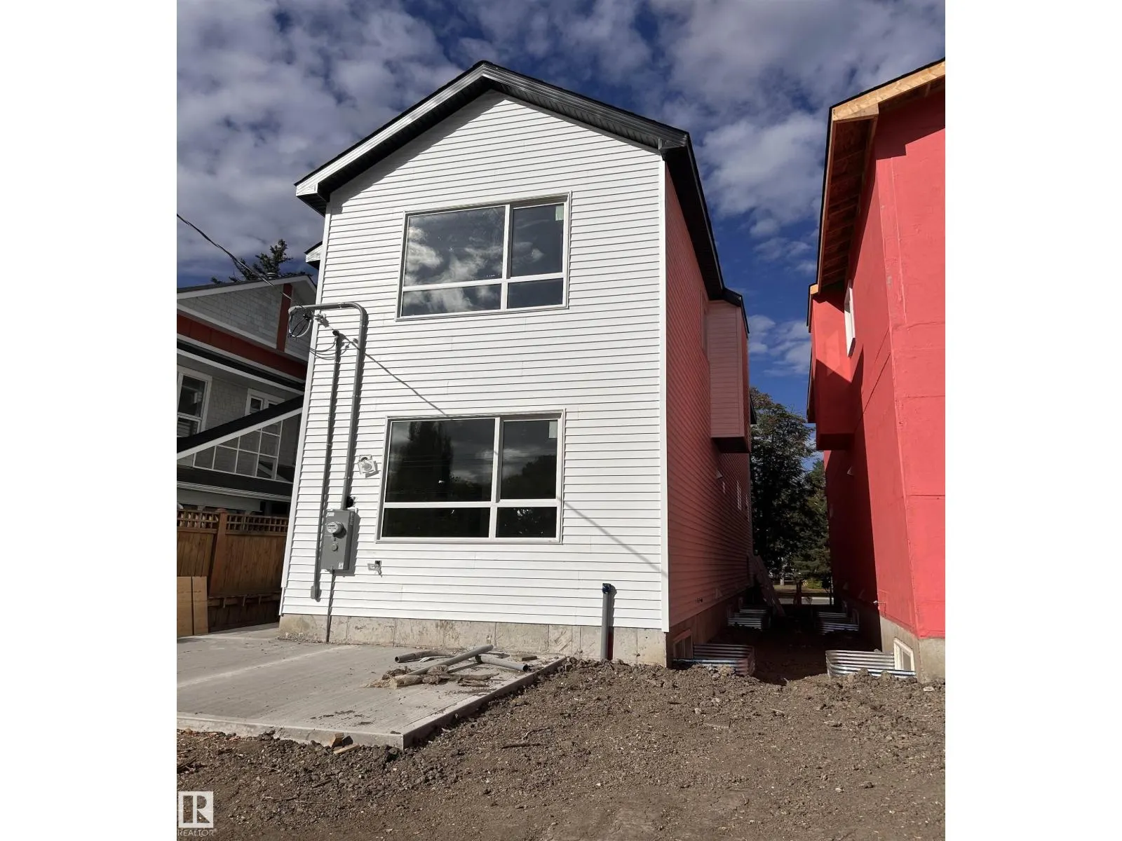 11613 79 AV NW