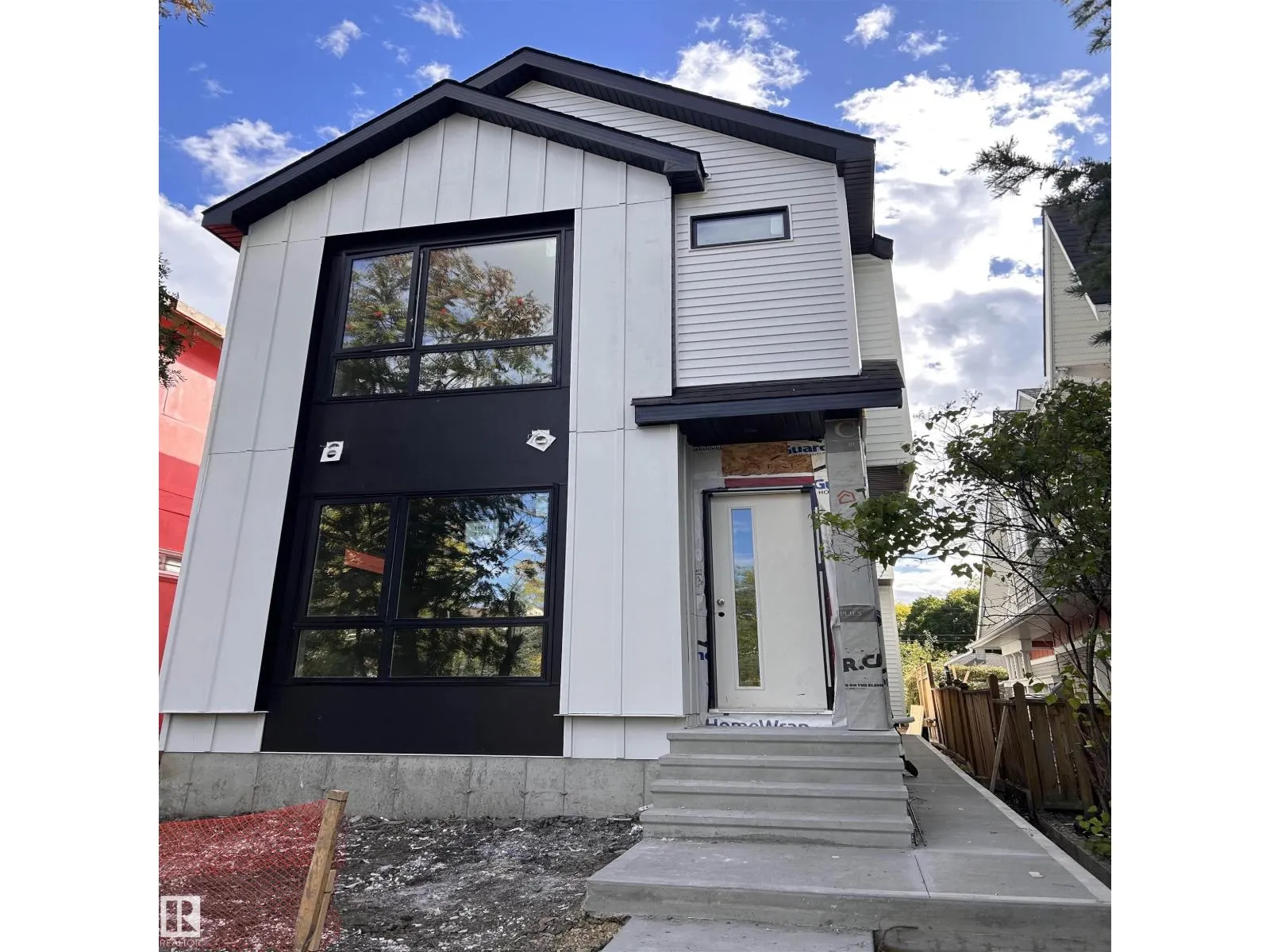 11613 79 AV NW