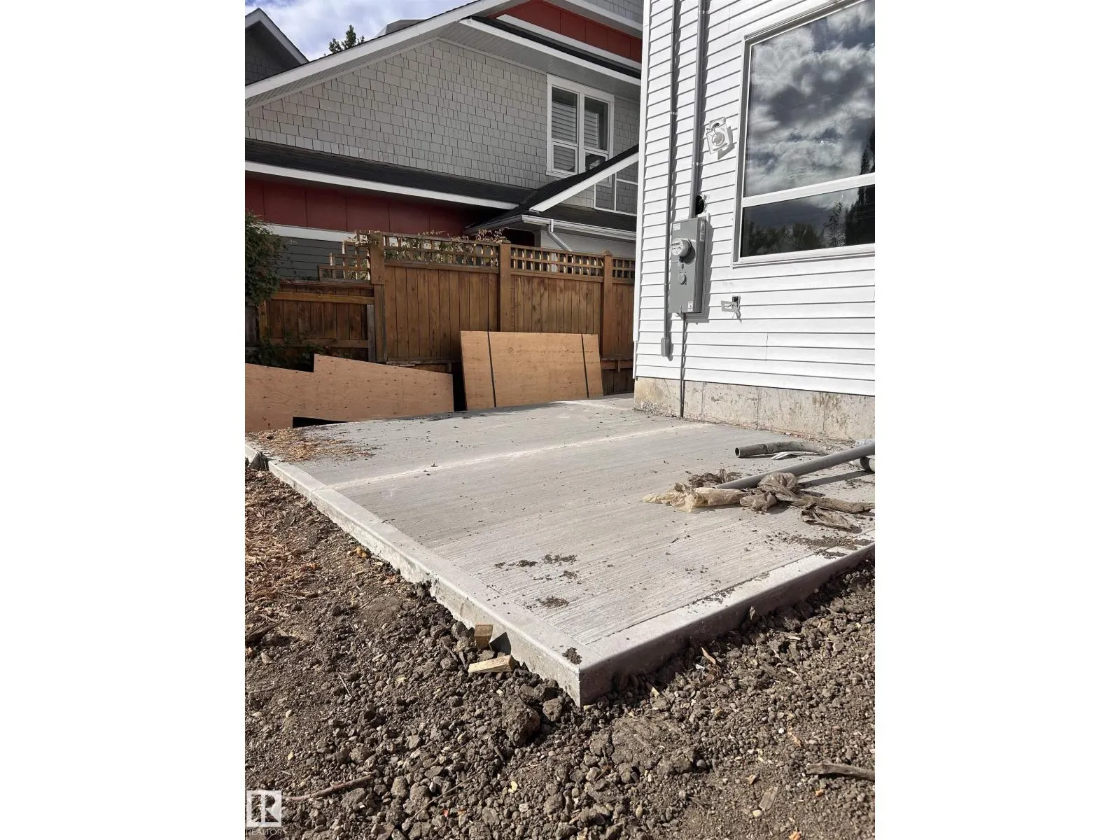 11613 79 AV NW