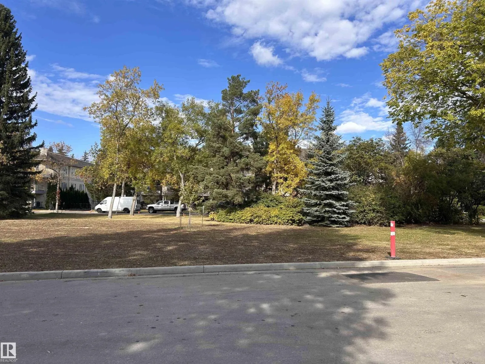 11613 79 AV NW