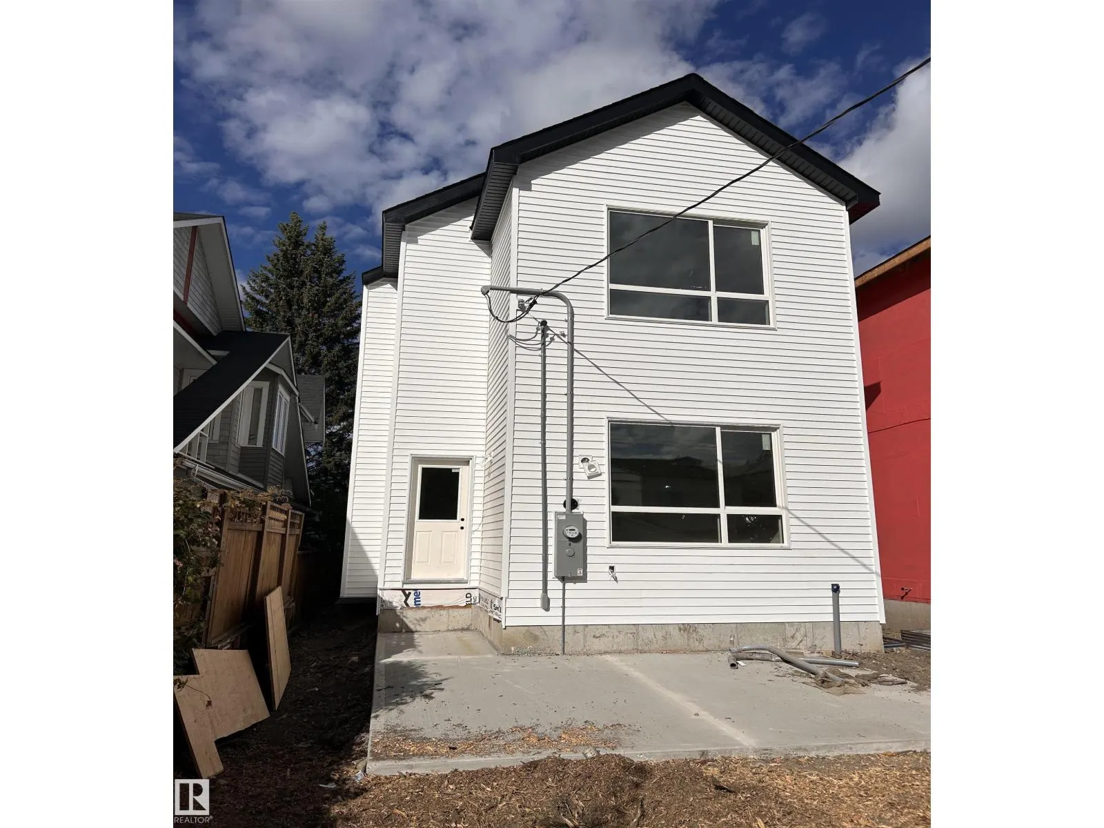 11613 79 AV NW
