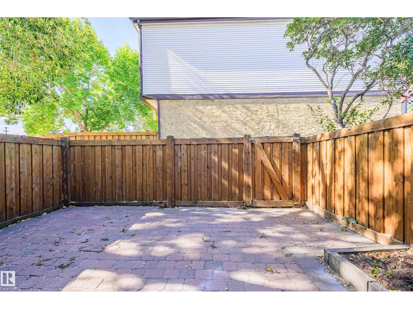 #45 14511 52 ST NW