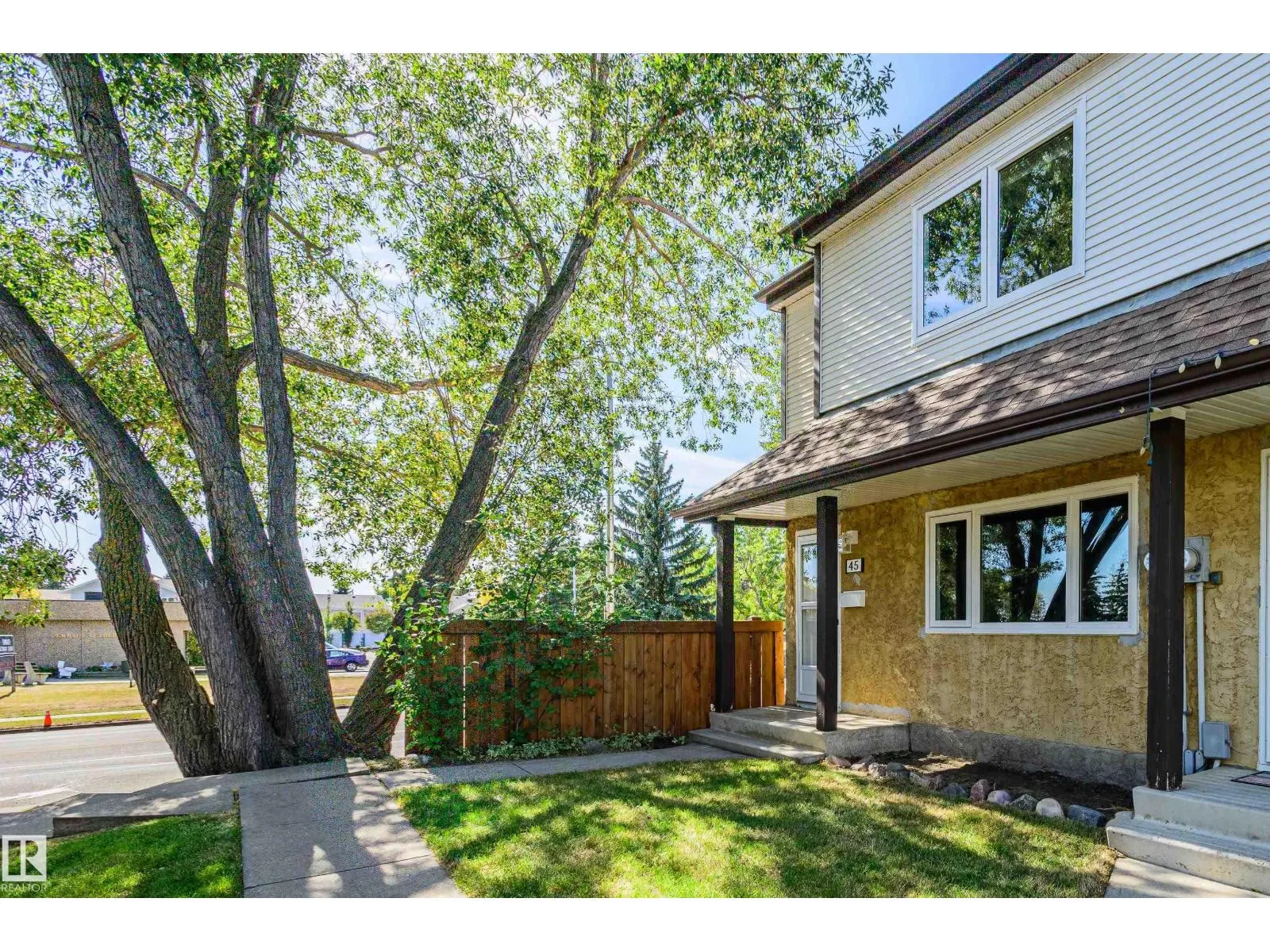 #45 14511 52 ST NW