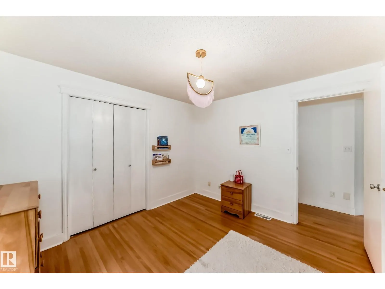 9902 148 ST NW