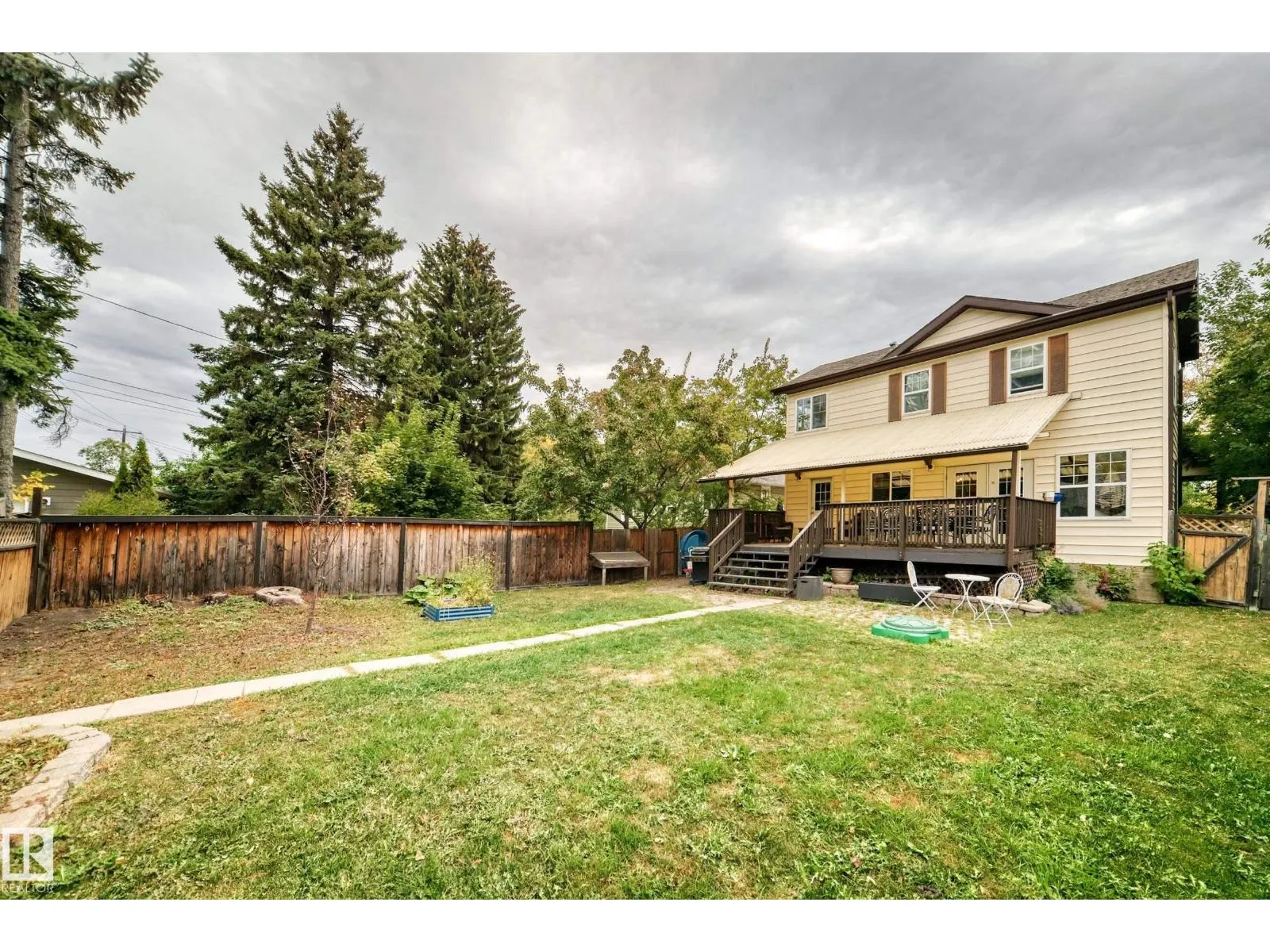 9902 148 ST NW