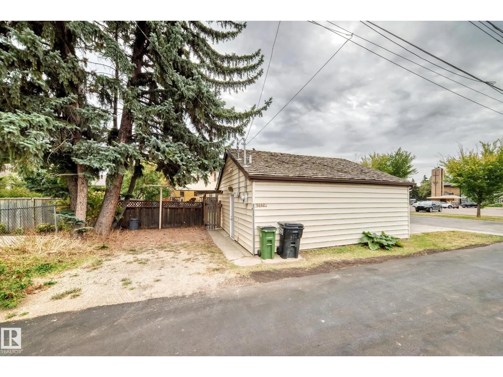 9902 148 ST NW