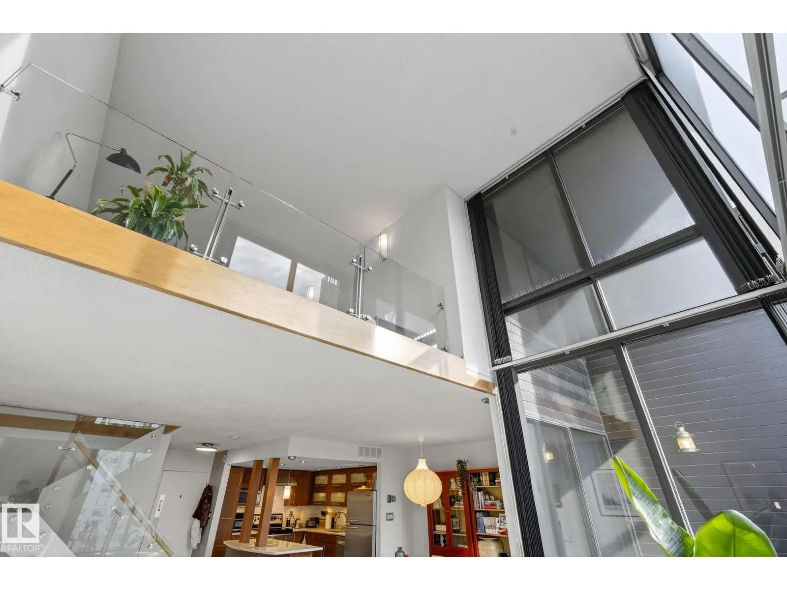 #1004 10045 118 ST NW