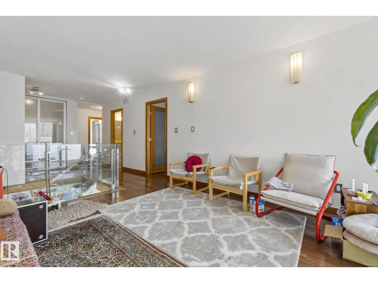 #1004 10045 118 ST NW