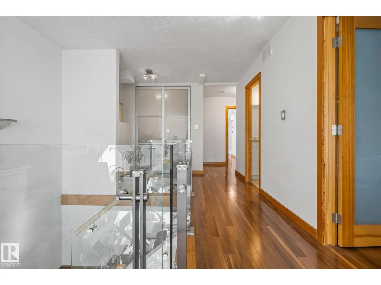 #1004 10045 118 ST NW