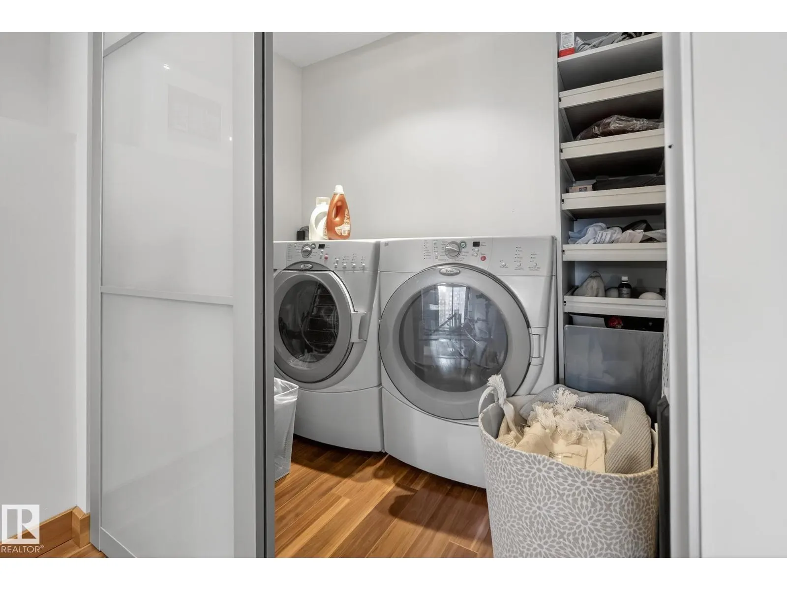 #1004 10045 118 ST NW