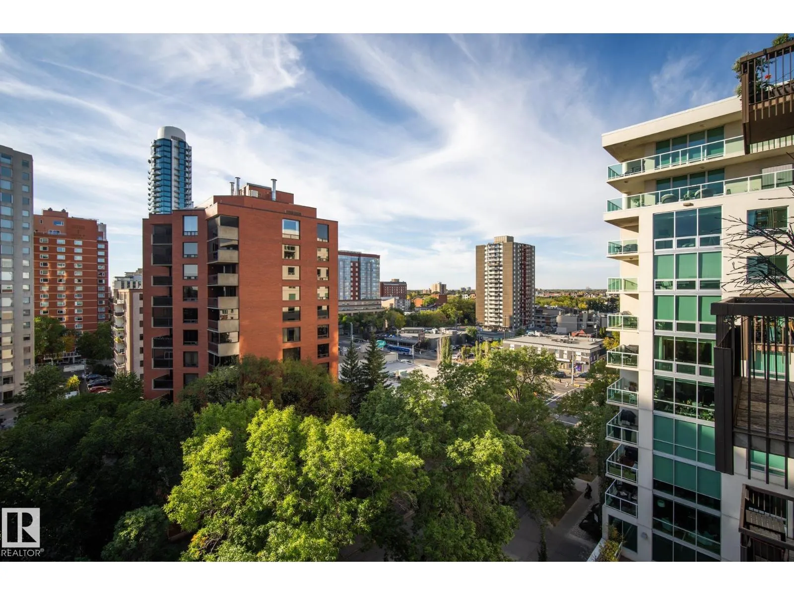 #1004 10045 118 ST NW