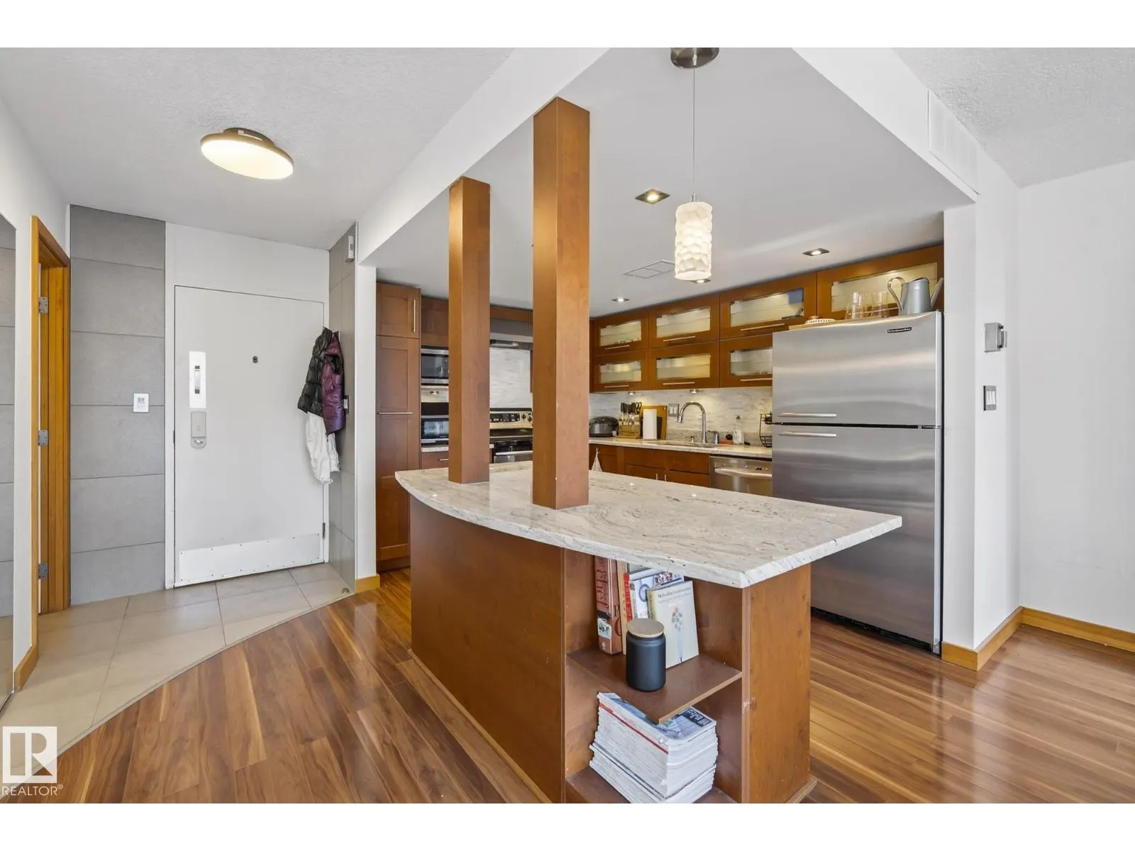 #1004 10045 118 ST NW