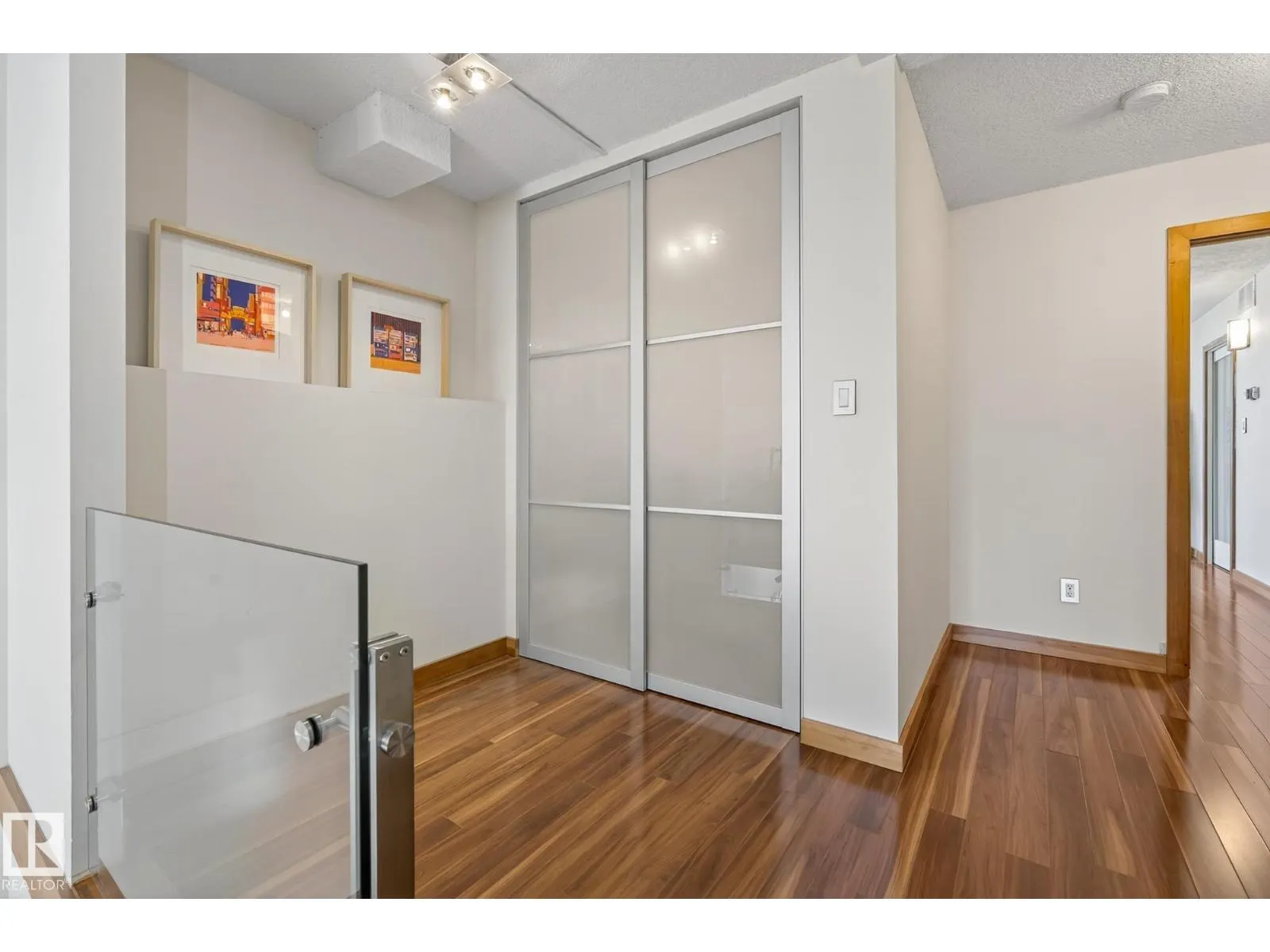 #1004 10045 118 ST NW
